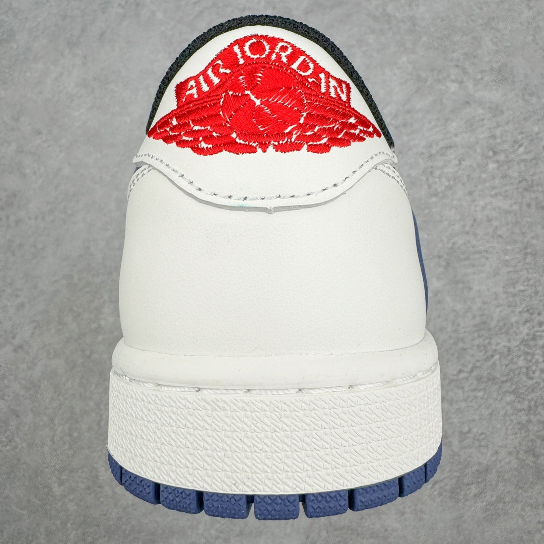 KZ Batch-Air Jordan 1 × Travis Scott “White Blue”