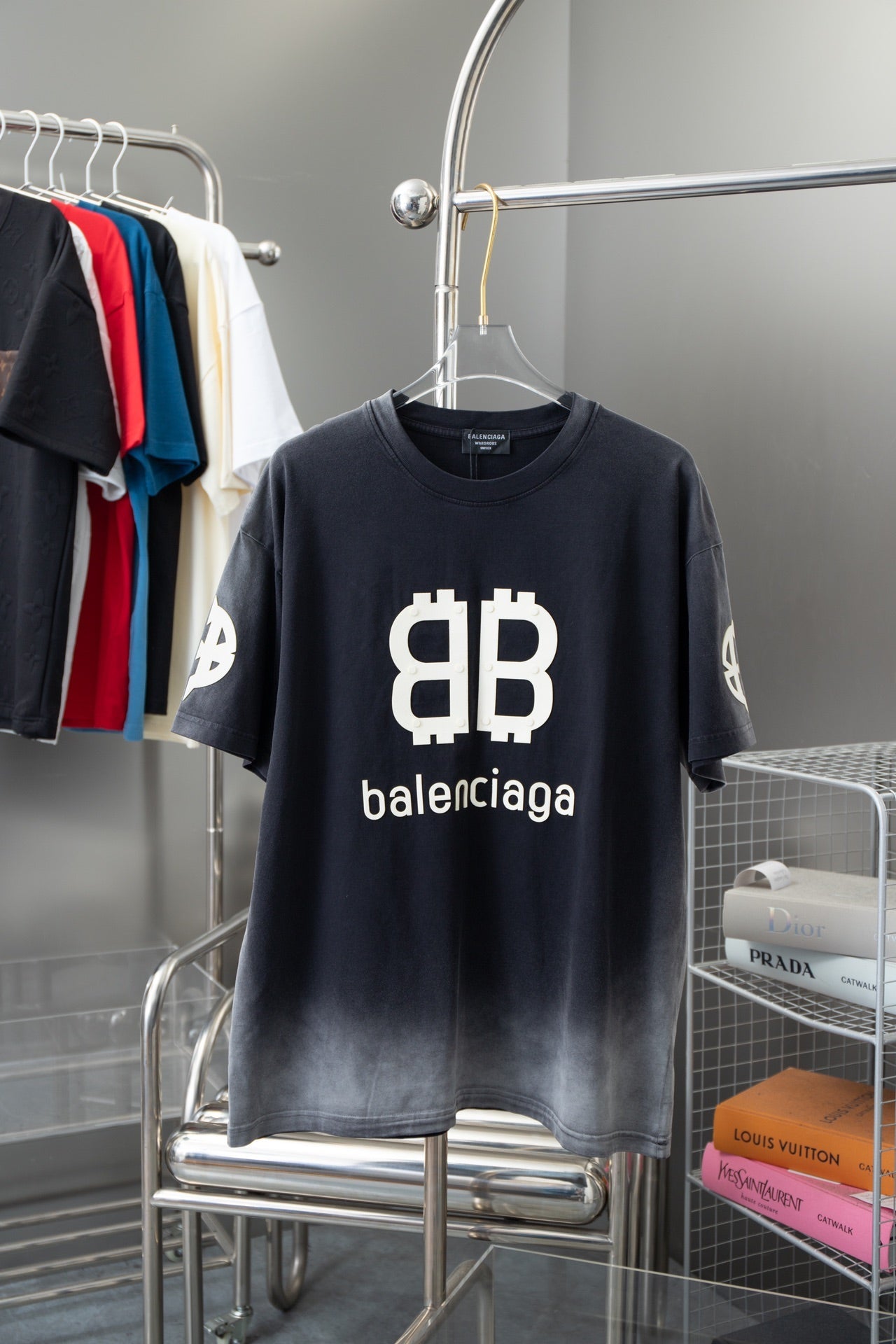 Balenciaga T-shirt NO.6