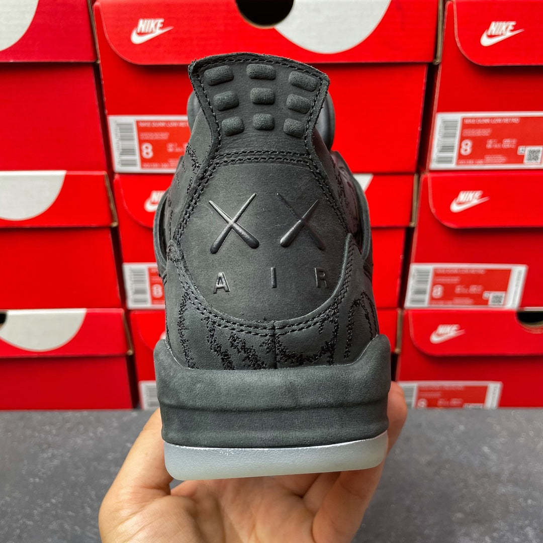 GX Batch-Kaws × Air Jordan 4 Black