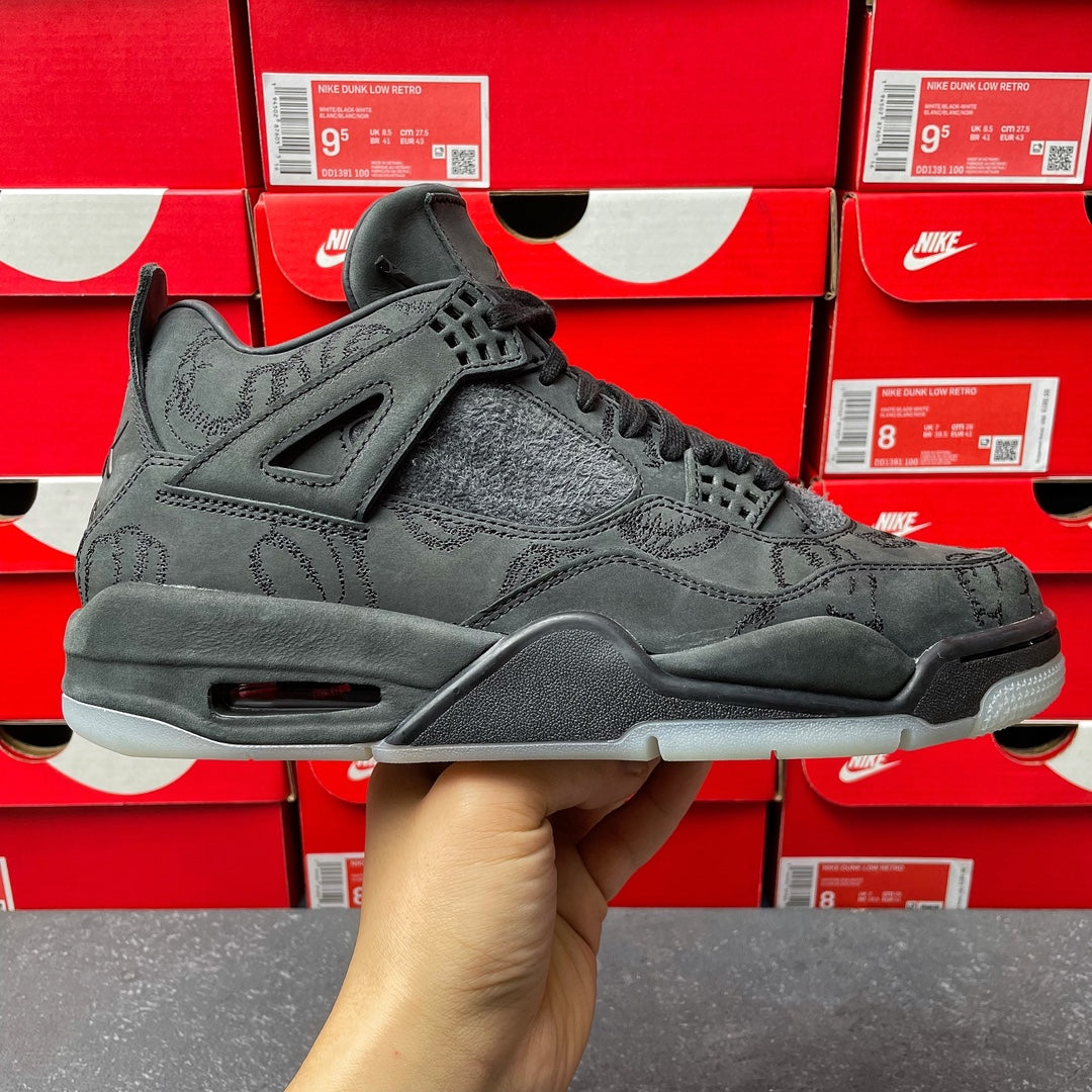 GX Batch-Kaws × Air Jordan 4 Black
