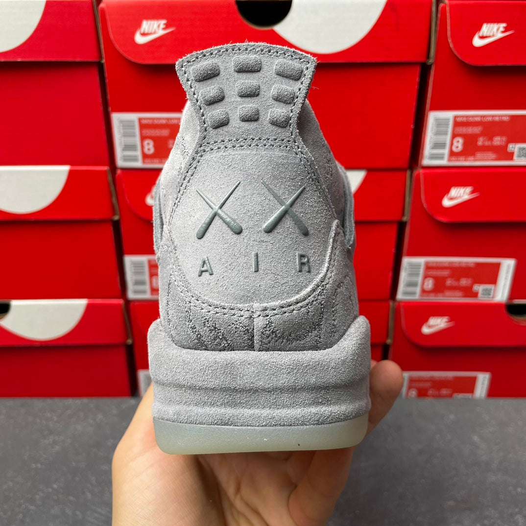 GX Batch-Kaws × Air Jordan 4 Grey