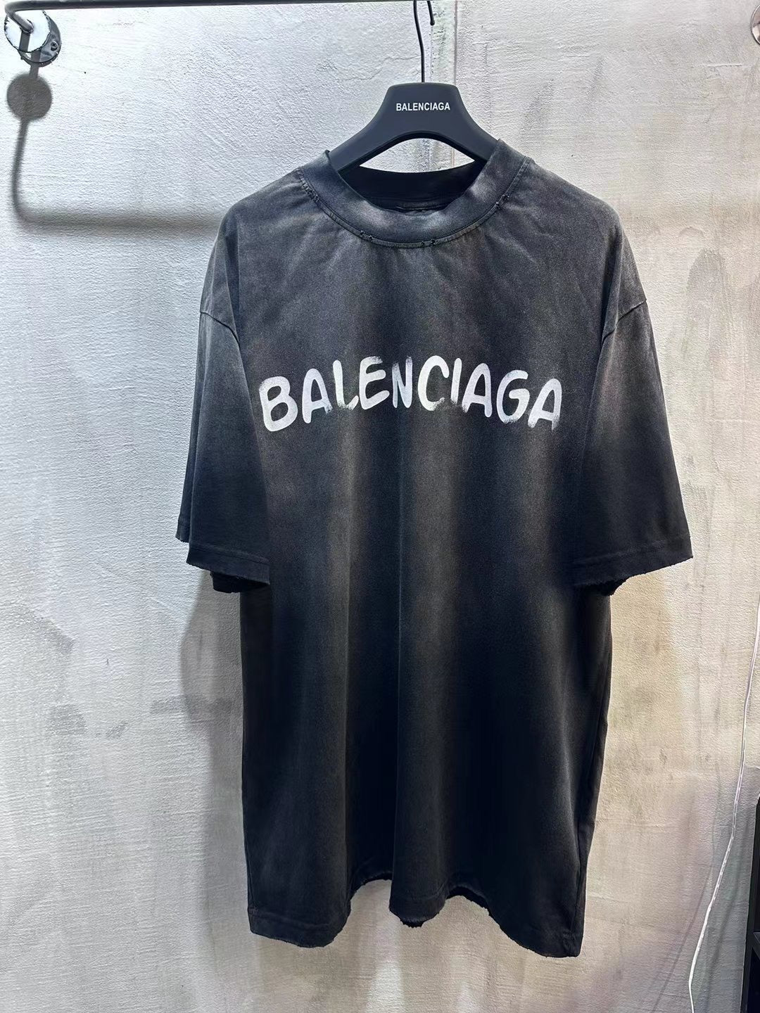 Balenciaga T-shirt NO.6