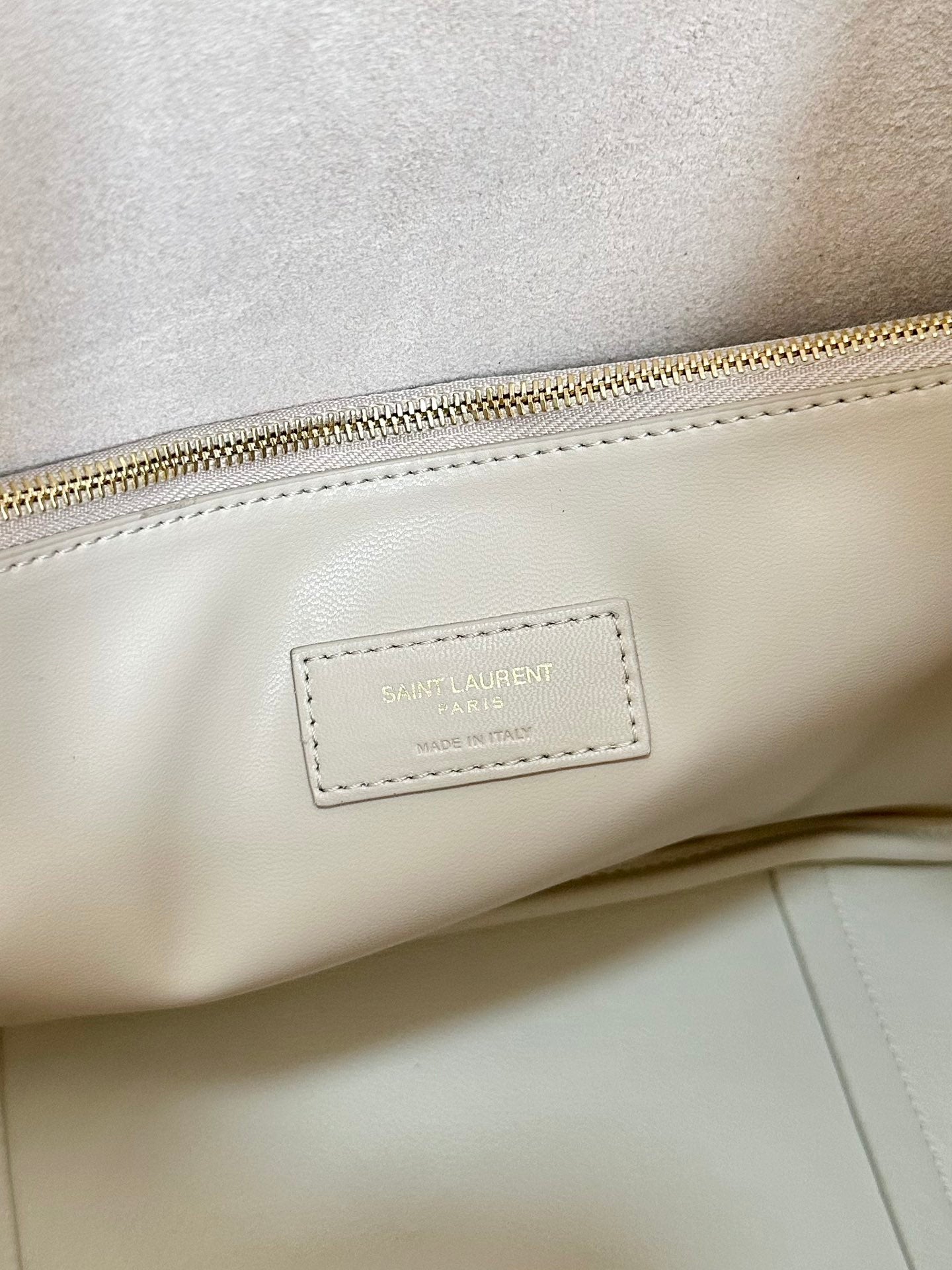 YSL LE5A7 Hobo Shoulder bag