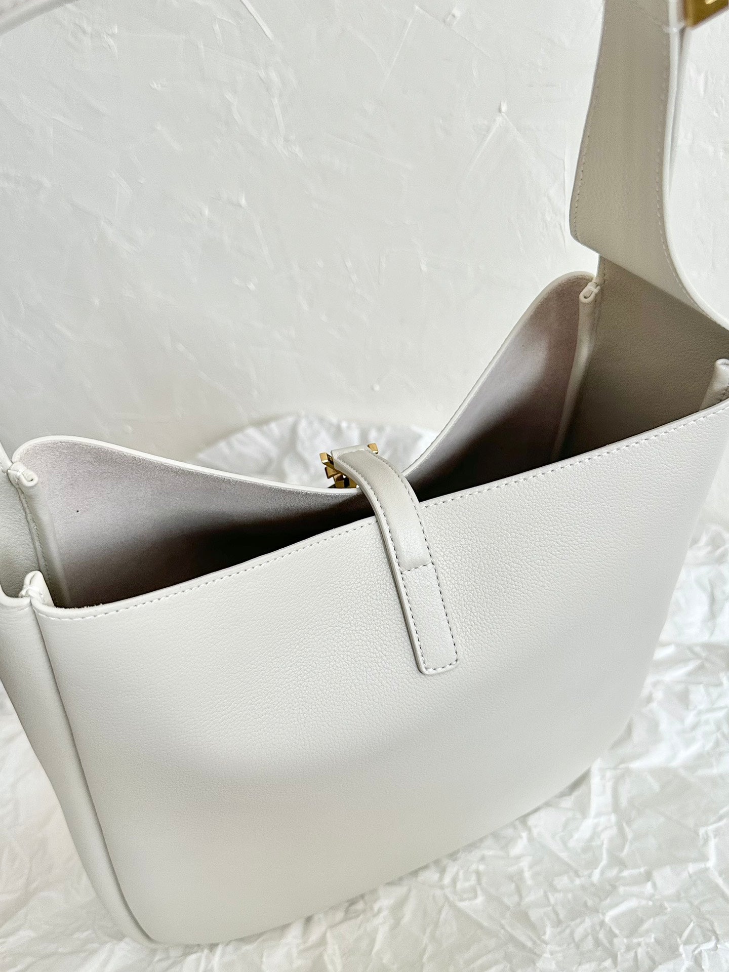 YSL LE5A7 Hobo Shoulder bag