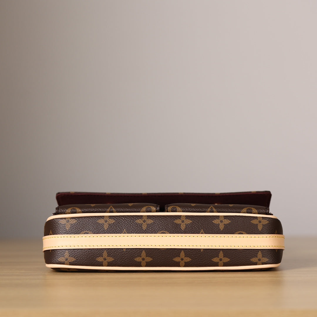LV Crossbody bag