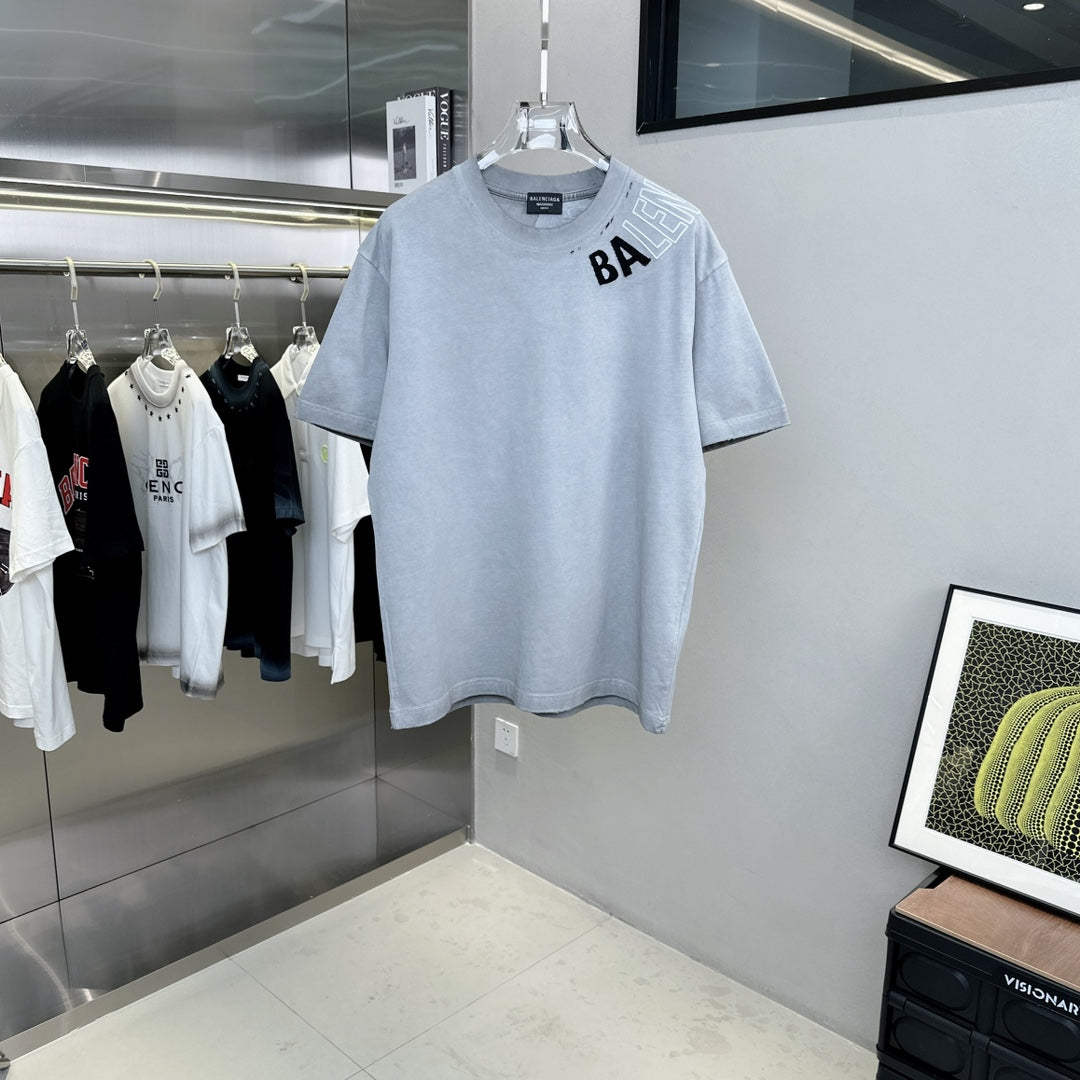 Balenciaga T-shirt NO.4