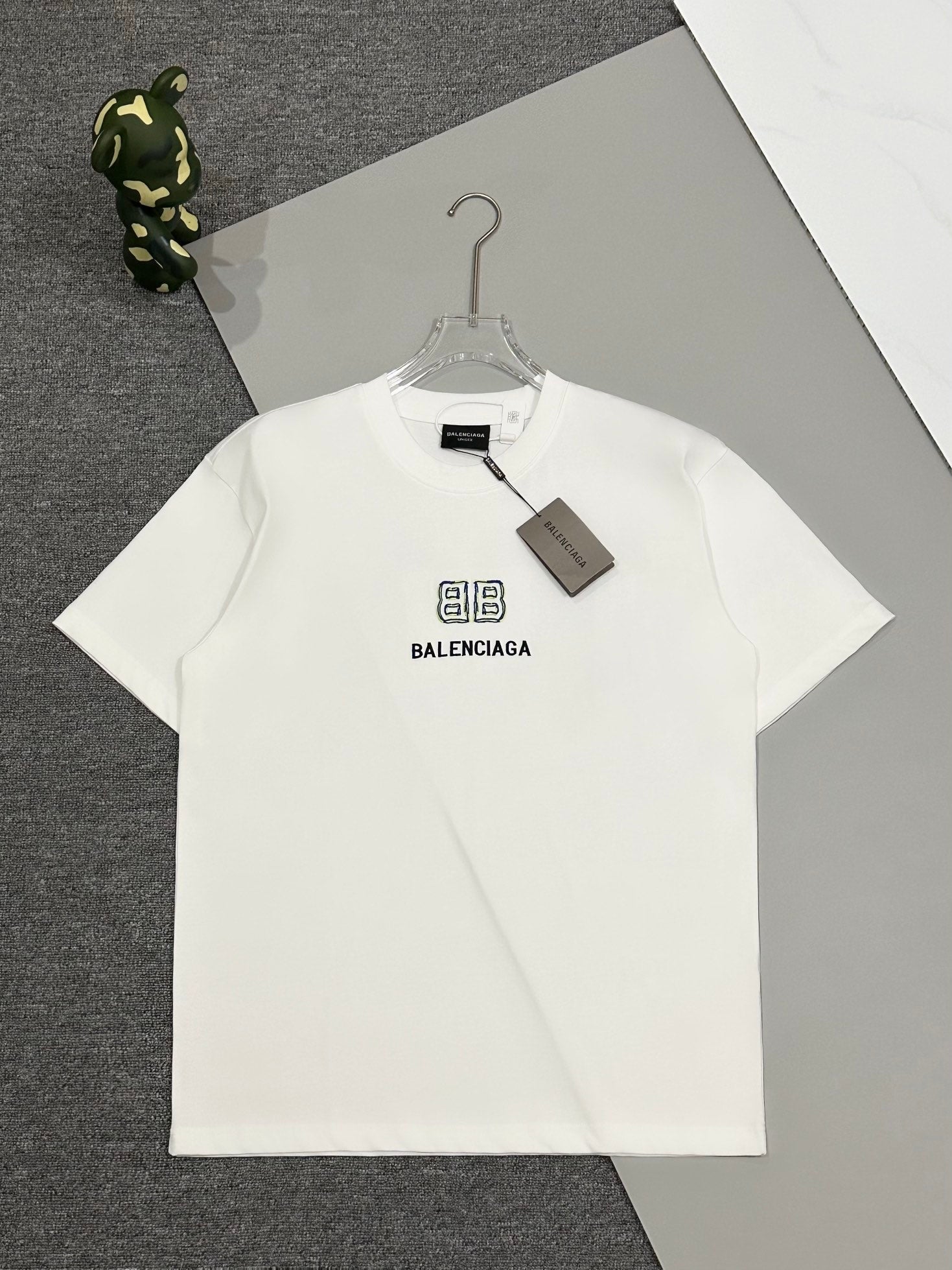 Balenciaga T-shirt NO.4