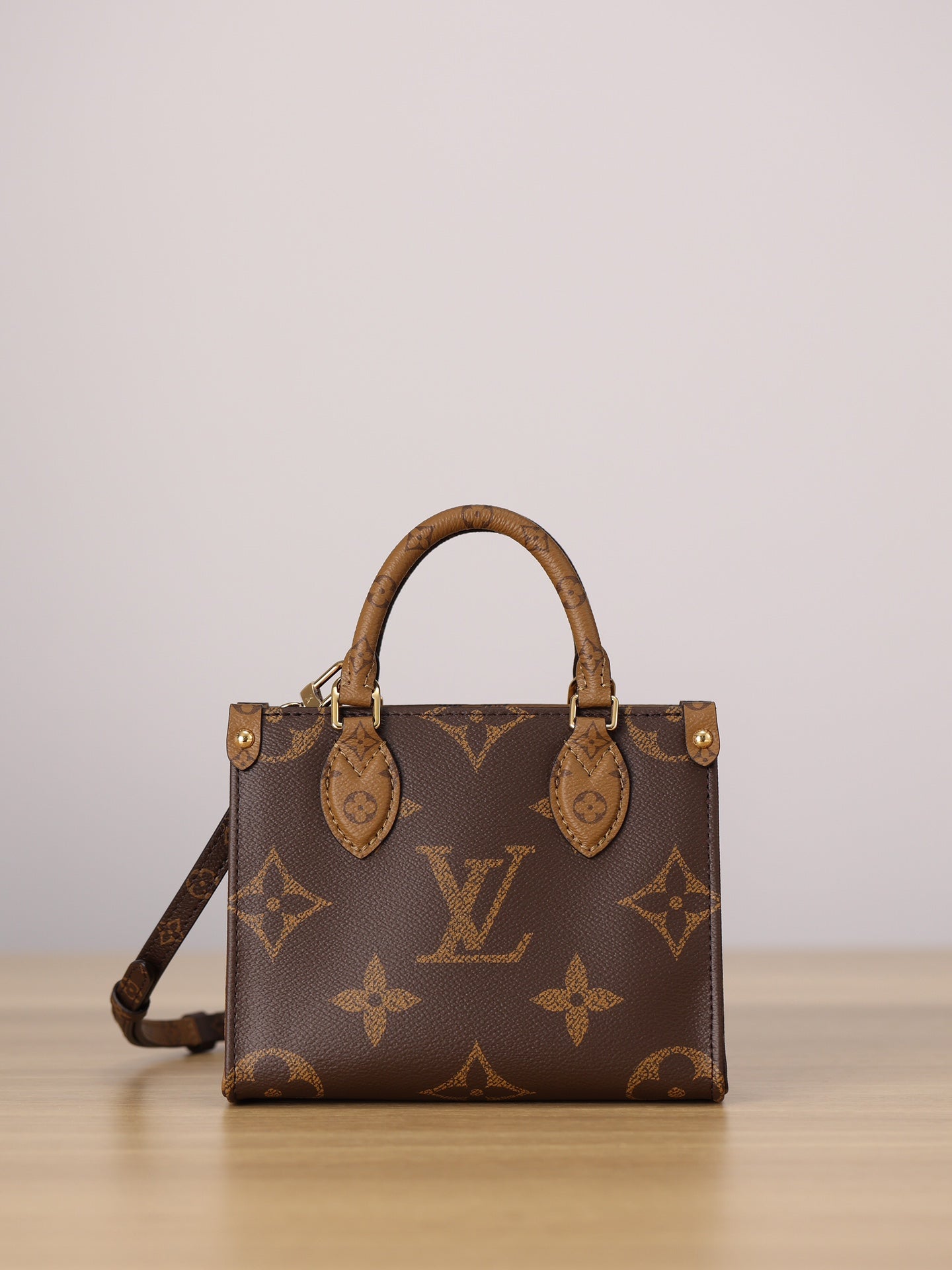LV ONTHEGO BB Handbag