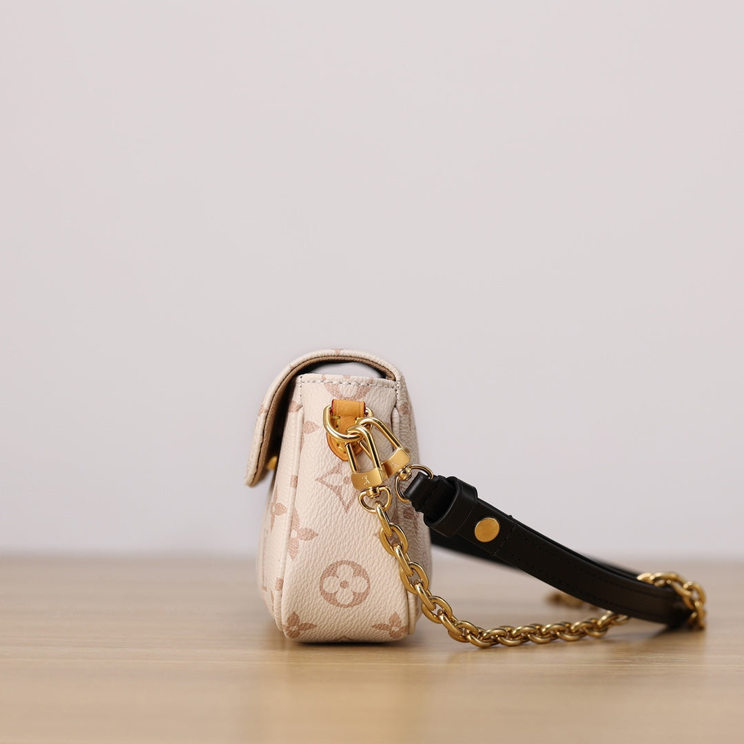 LV lvy Crossbody bag