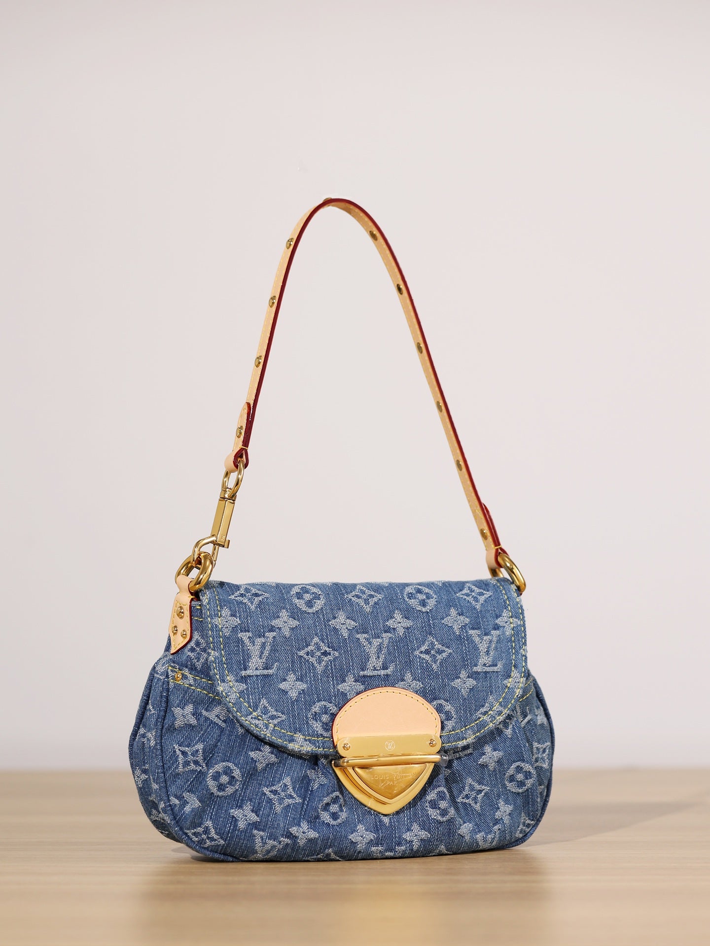 LV Sunset Shoulder bag