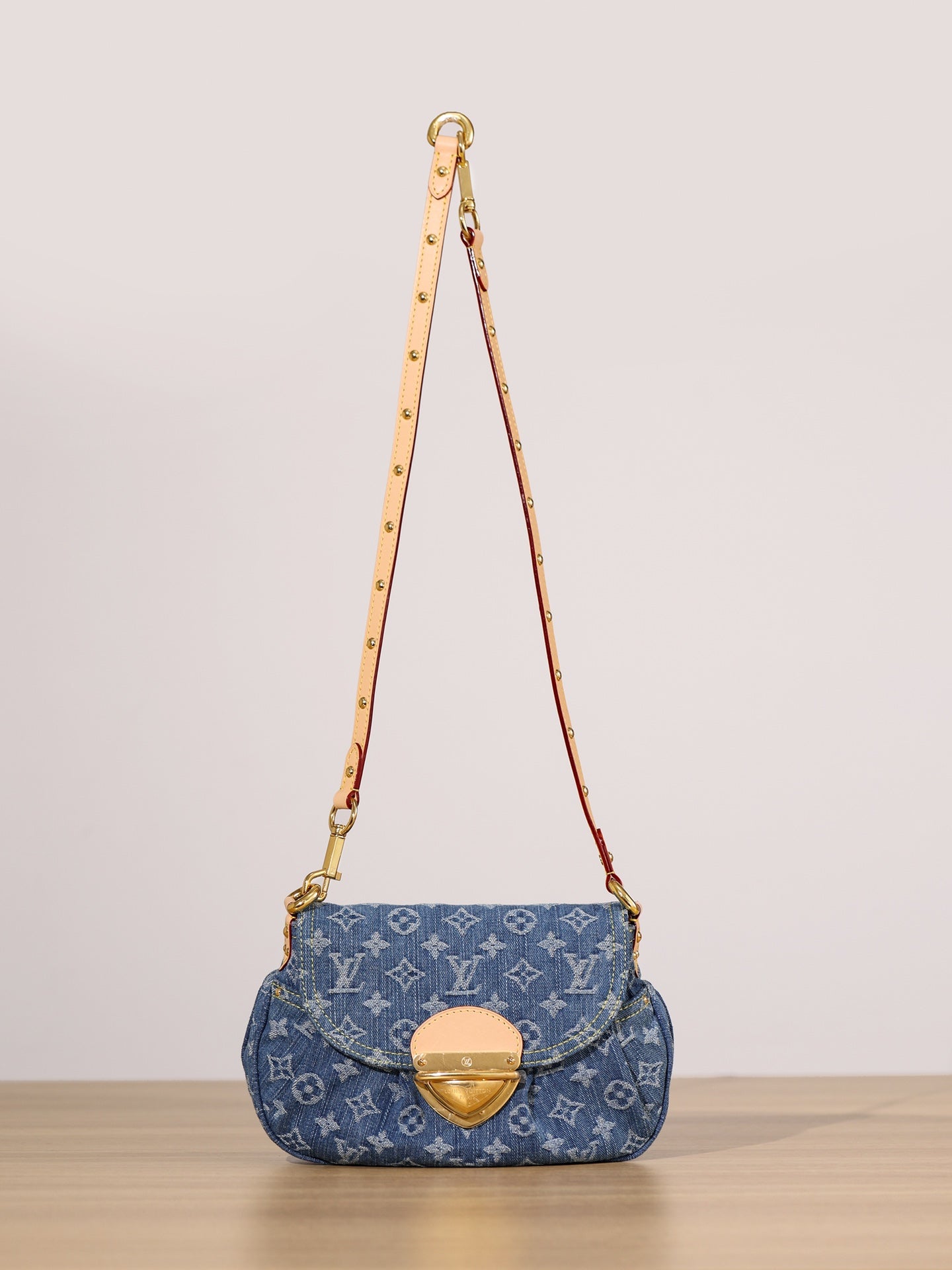 LV Sunset Shoulder bag