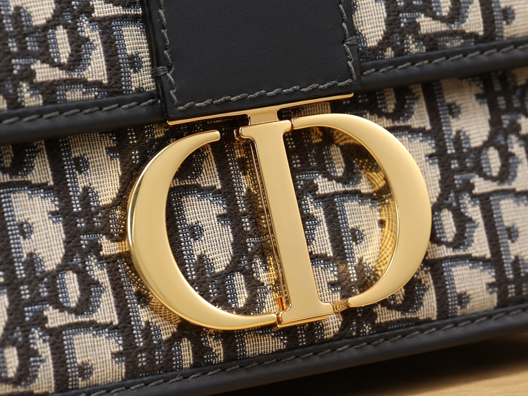 Dior 30 Montaigne Leather belt Box bag