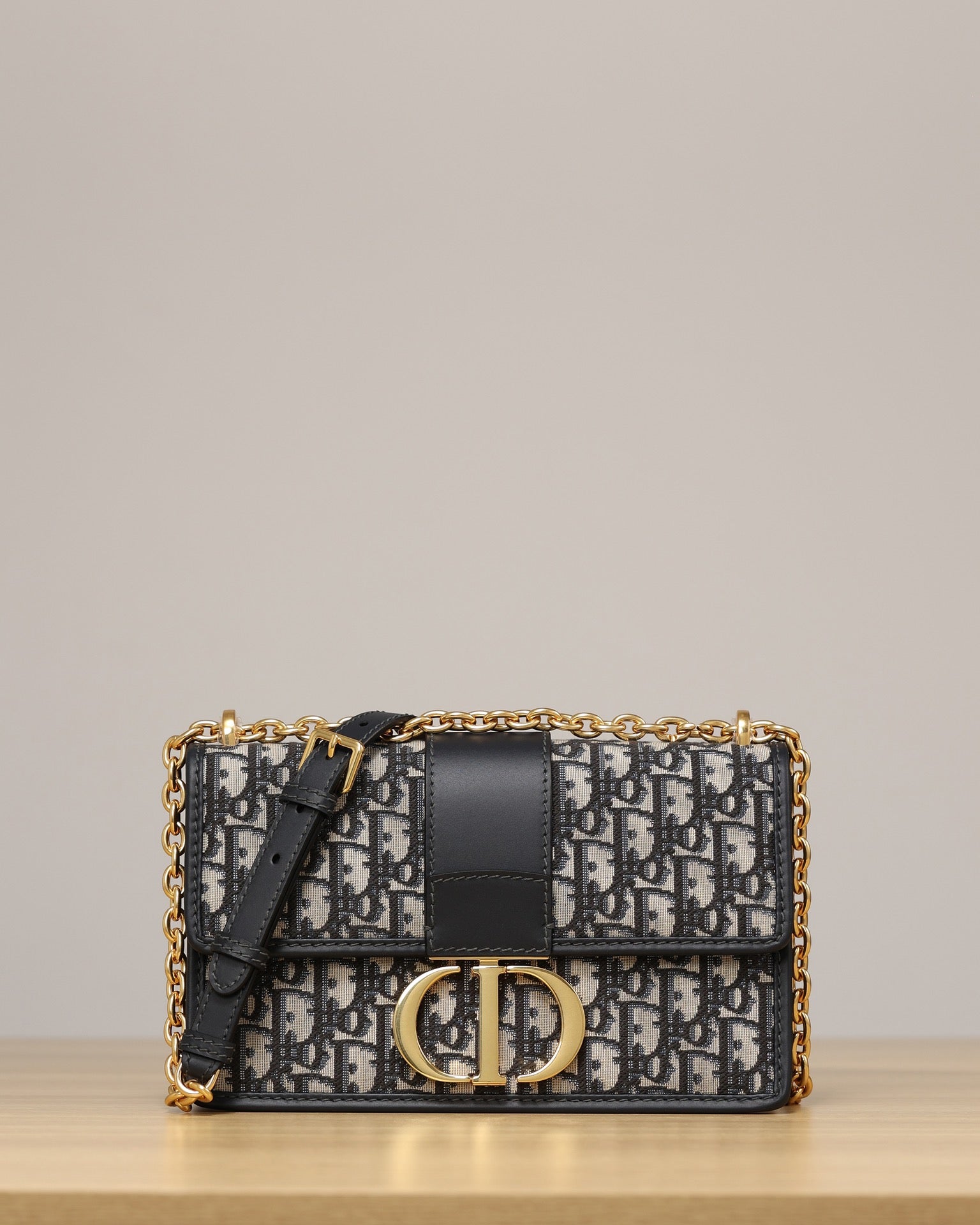 Dior 30 Montaigne Chain Box bag