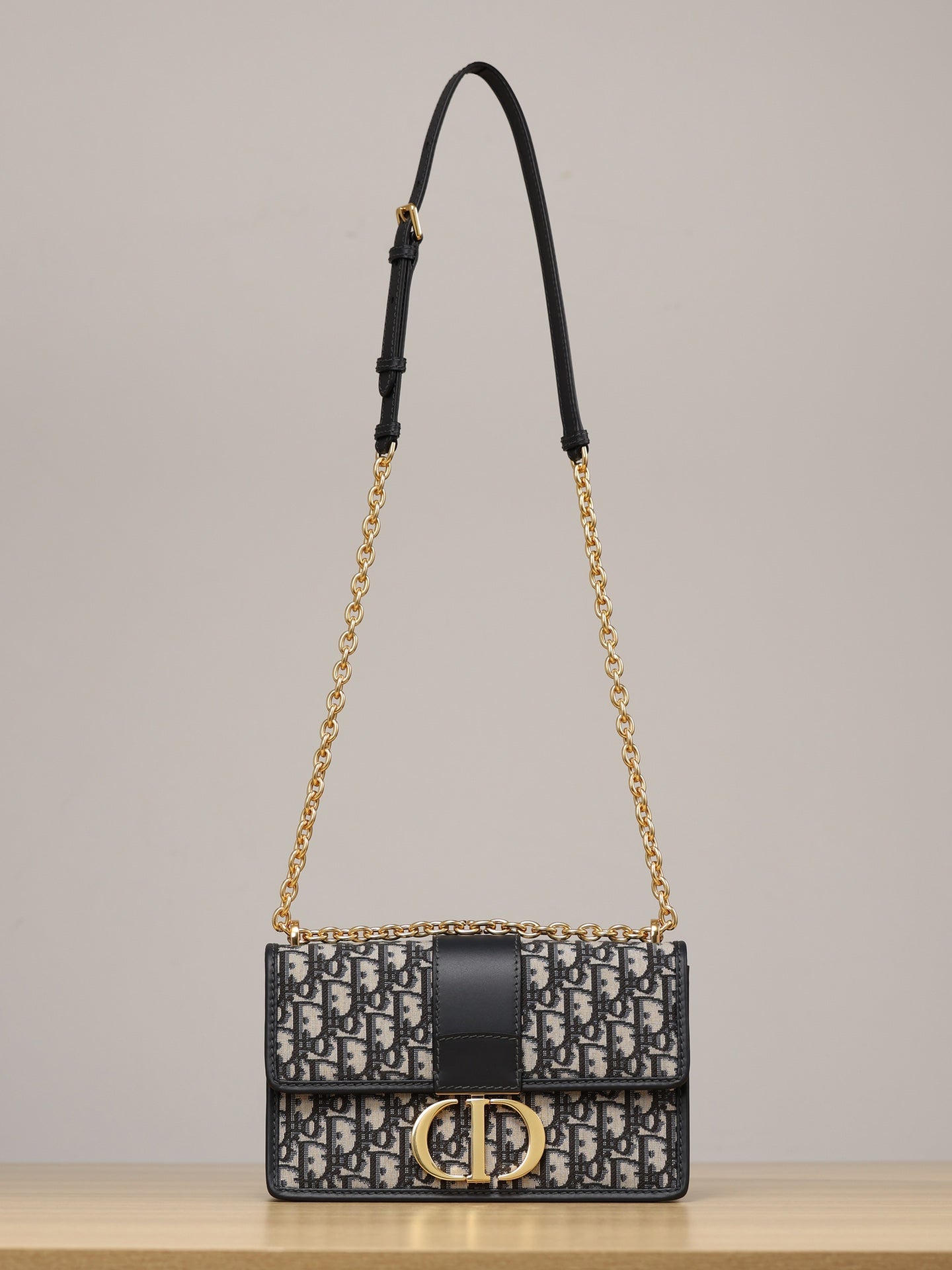 Dior 30 Montaigne Chain Box bag