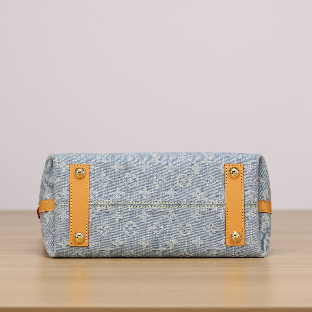 LV CarryallSOFT TRUNK Sky Denim