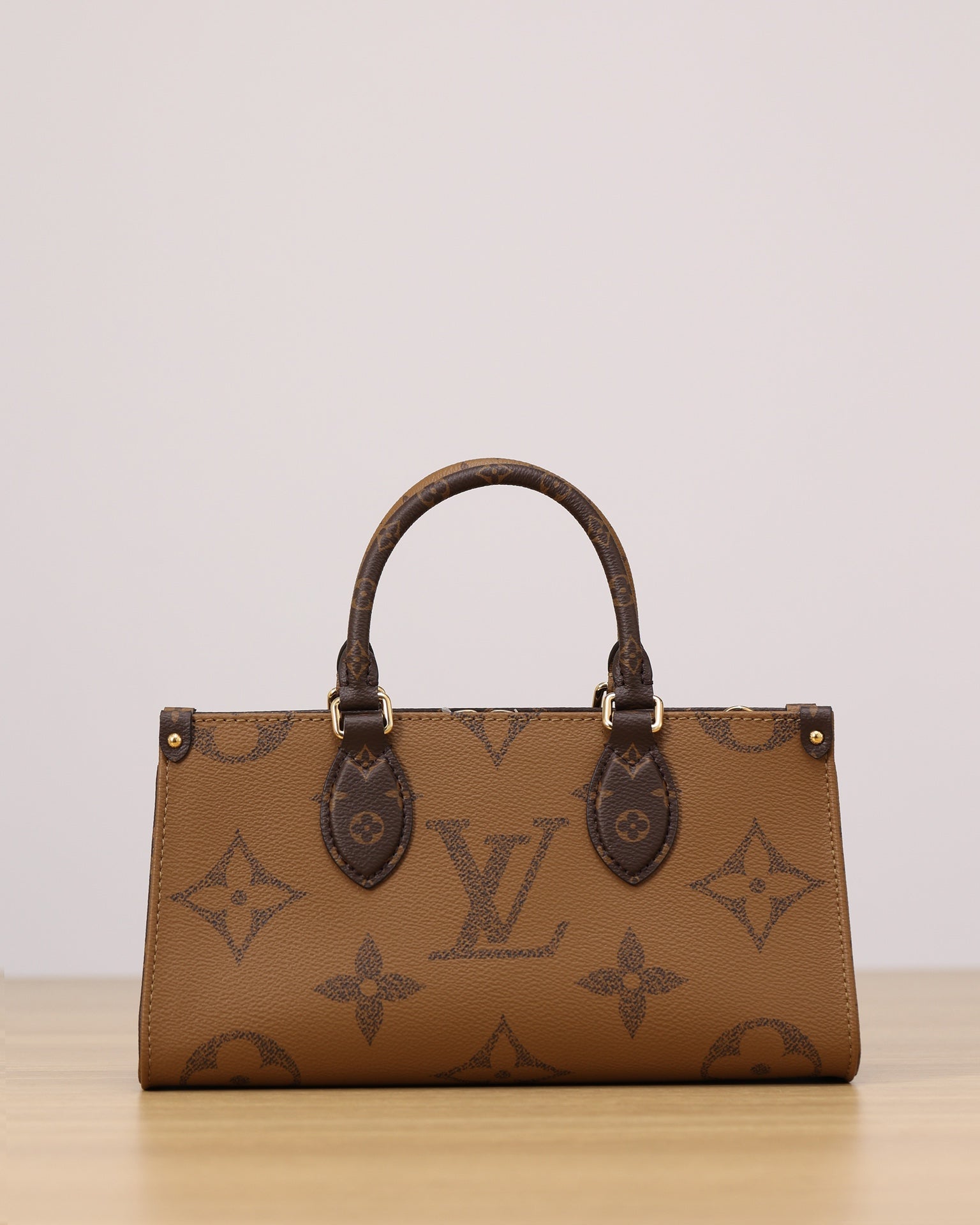 LV ONTHEGO East-West