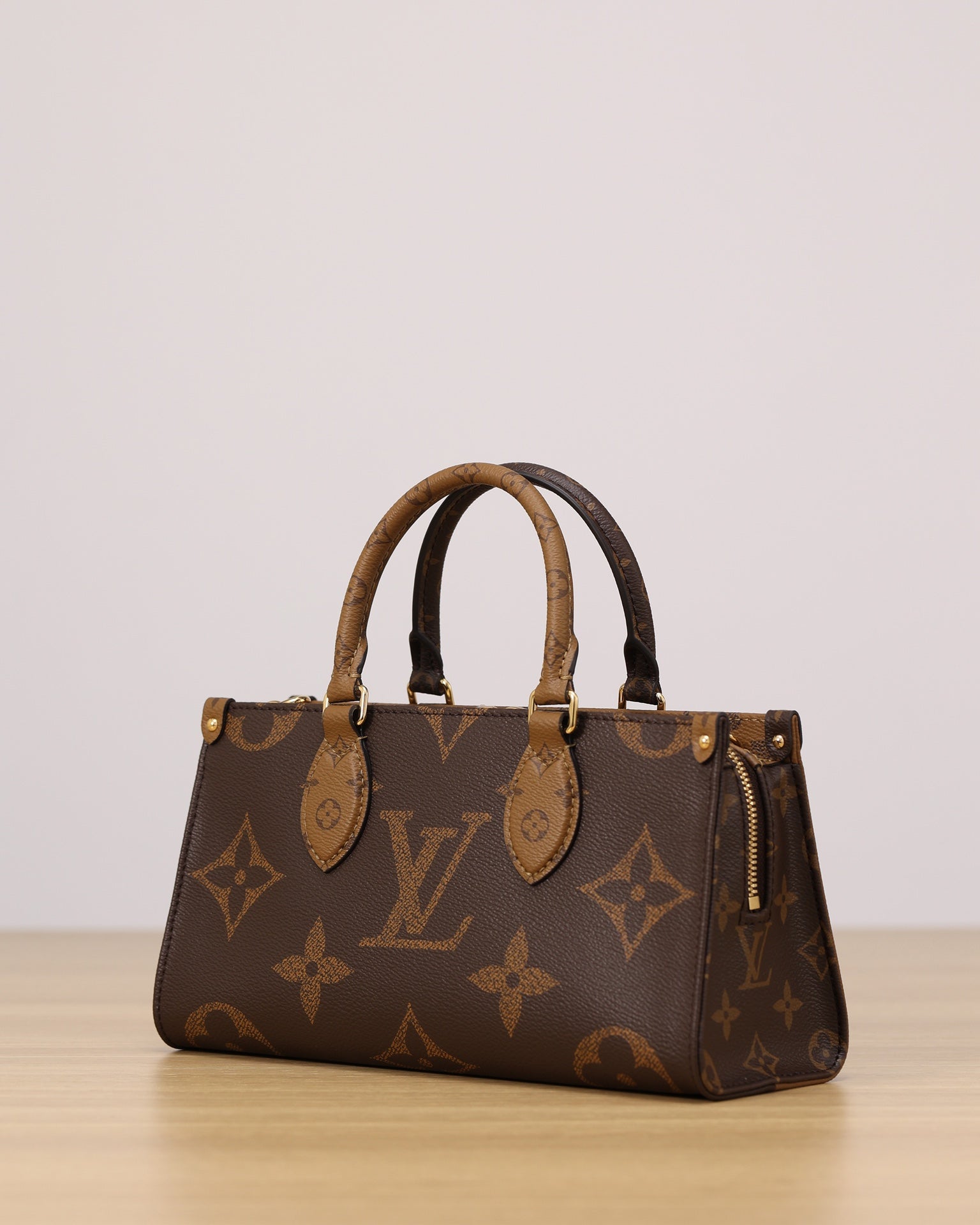 LV ONTHEGO East-West