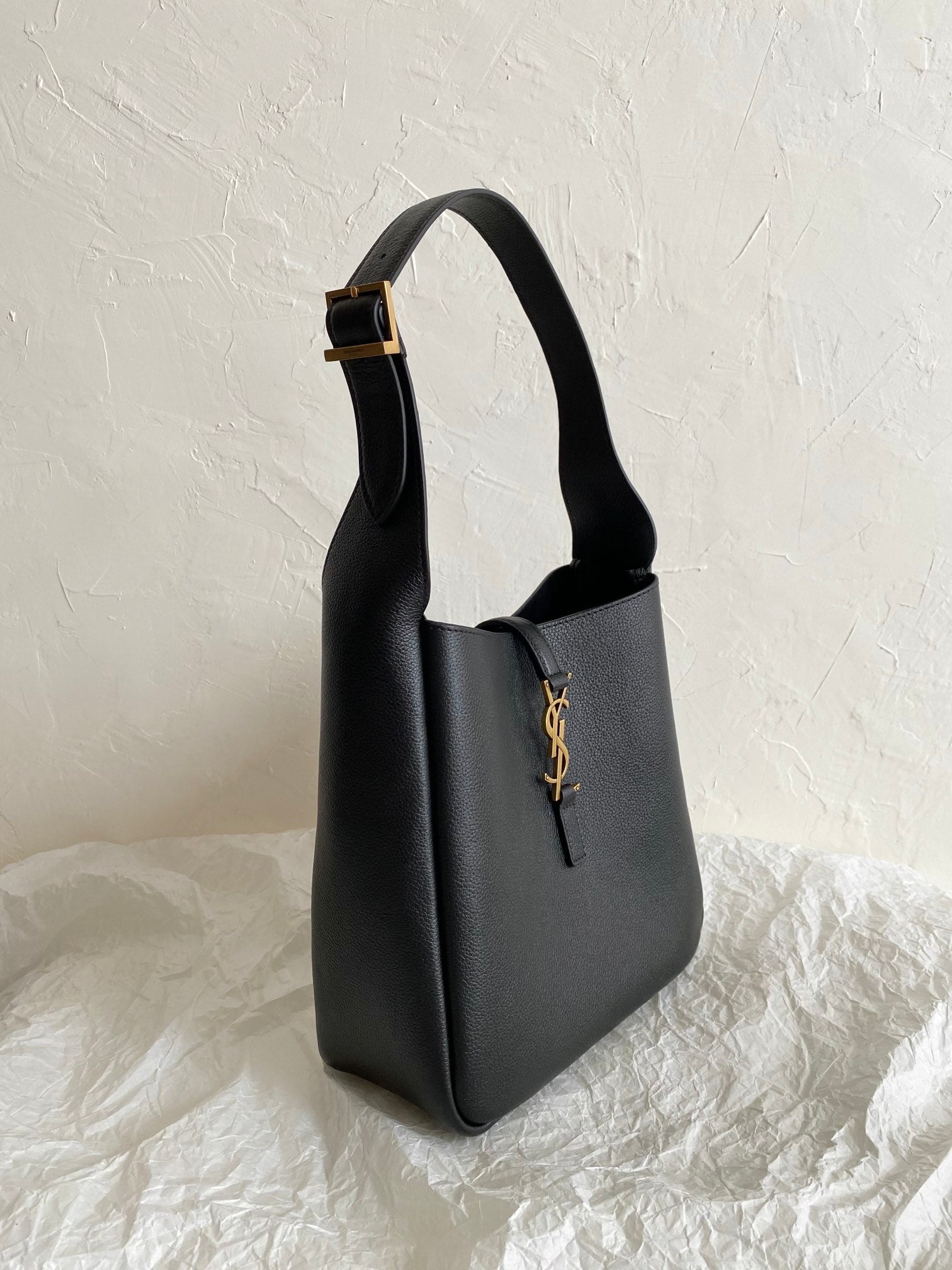 YSL LE5A7 Hobo Shoulder bag(Medium size)