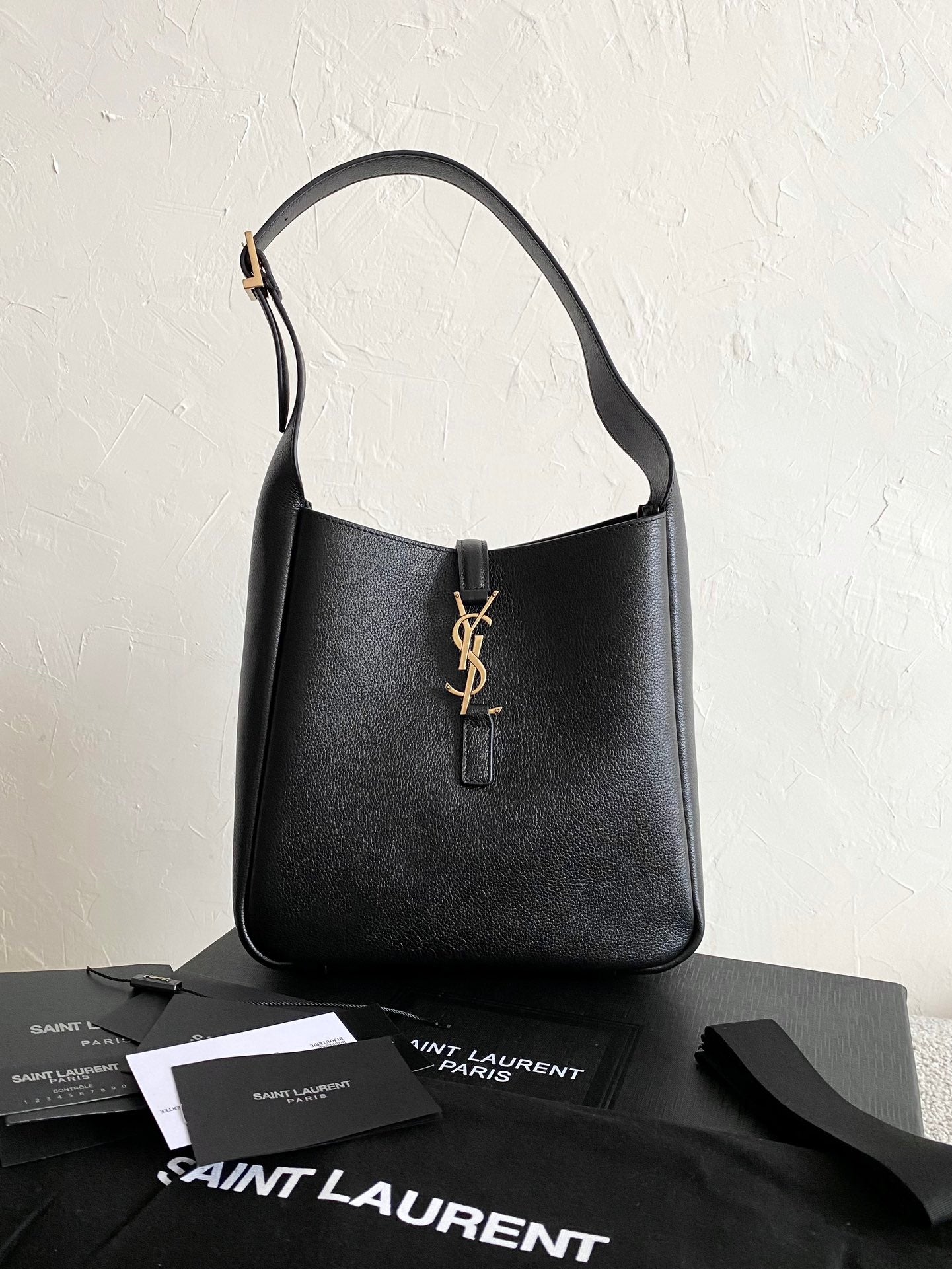 YSL LE5A7 Hobo Shoulder bag(Medium size)