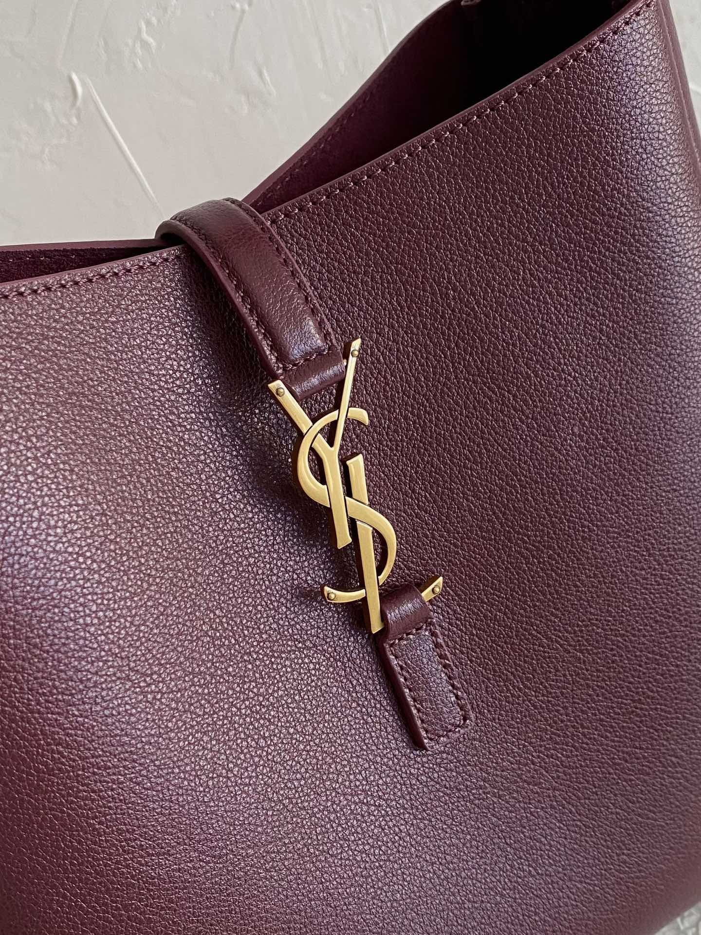 YSL LE5A7 Hobo Shoulder bag(Medium size)