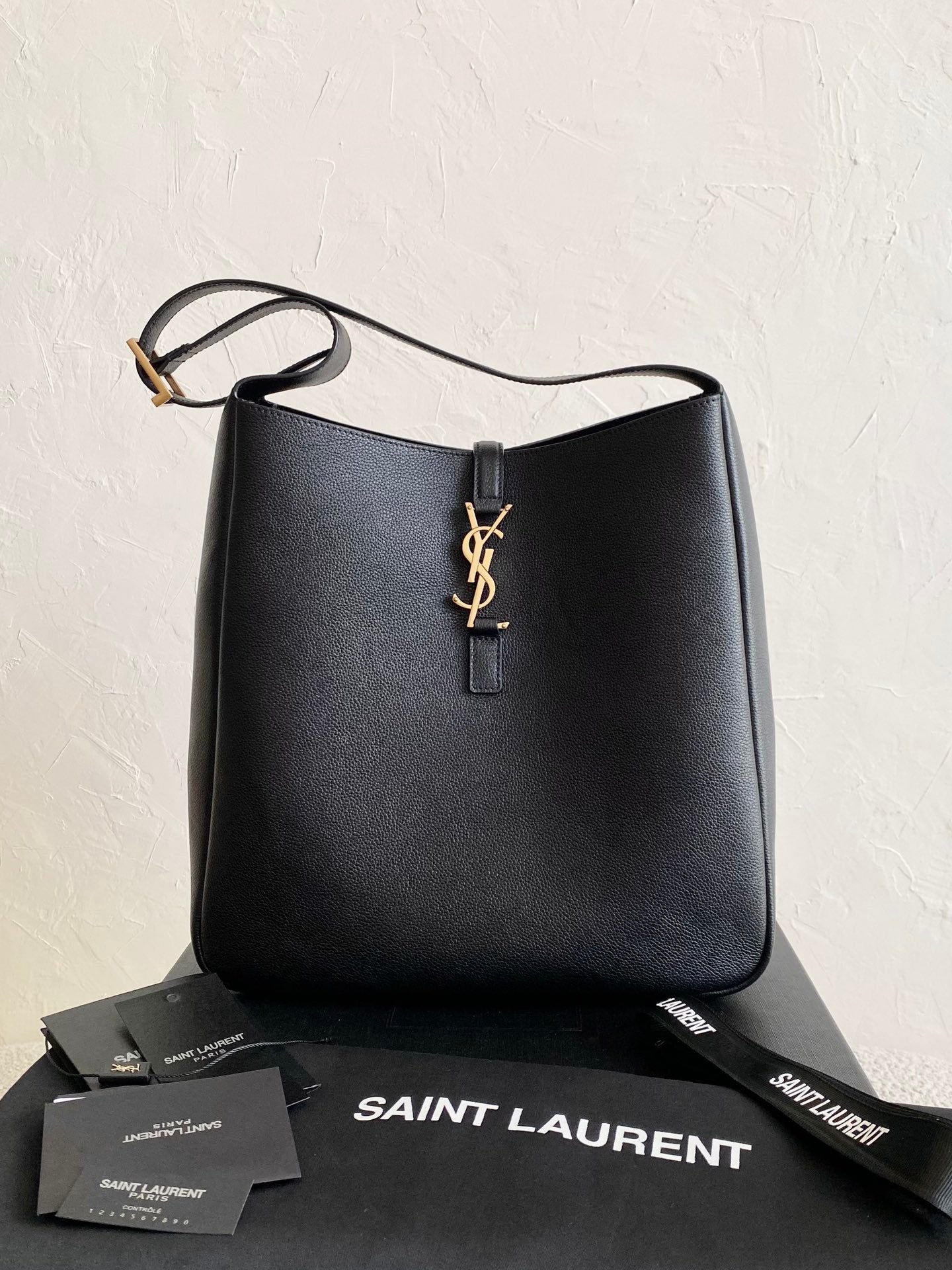 YSL LE5A7 Hobo Shoulder bag