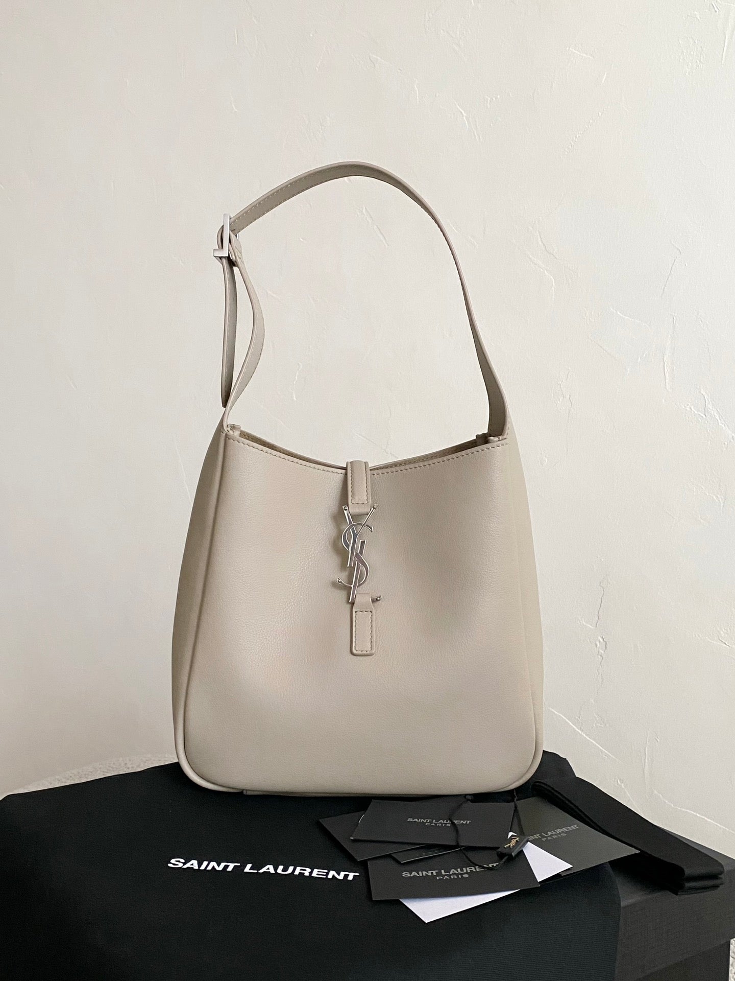 YSL LE5A7 Hobo Shoulder bag(Medium size)