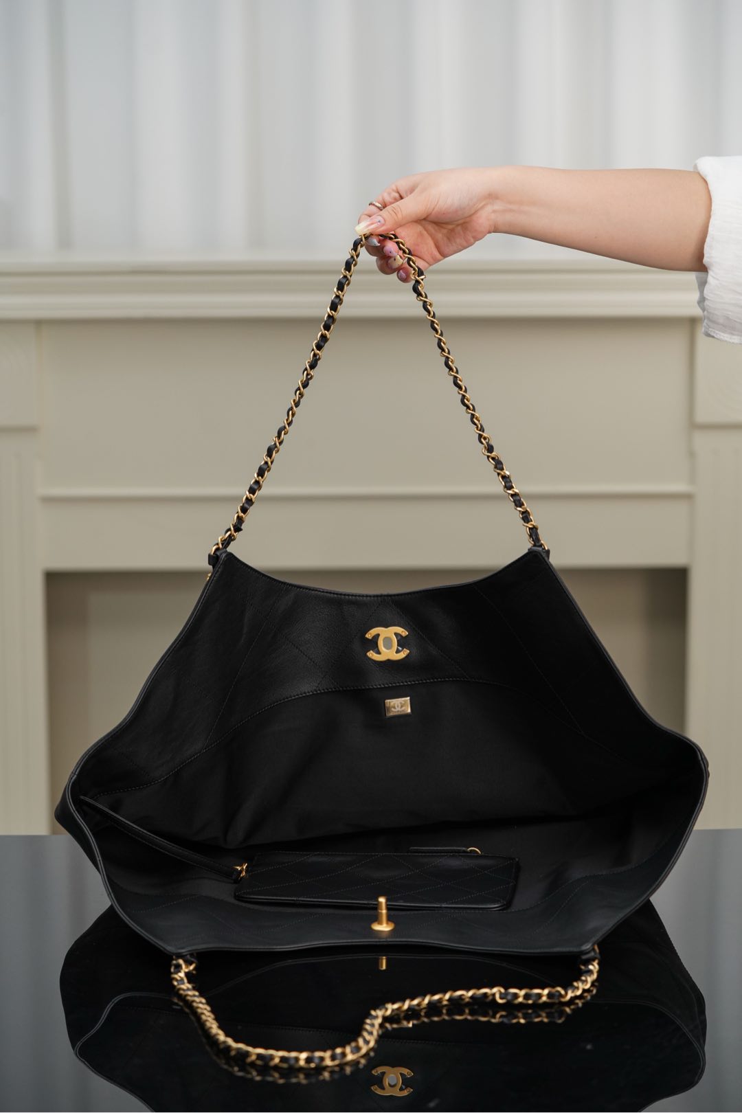 Chanel 25P Tote bag