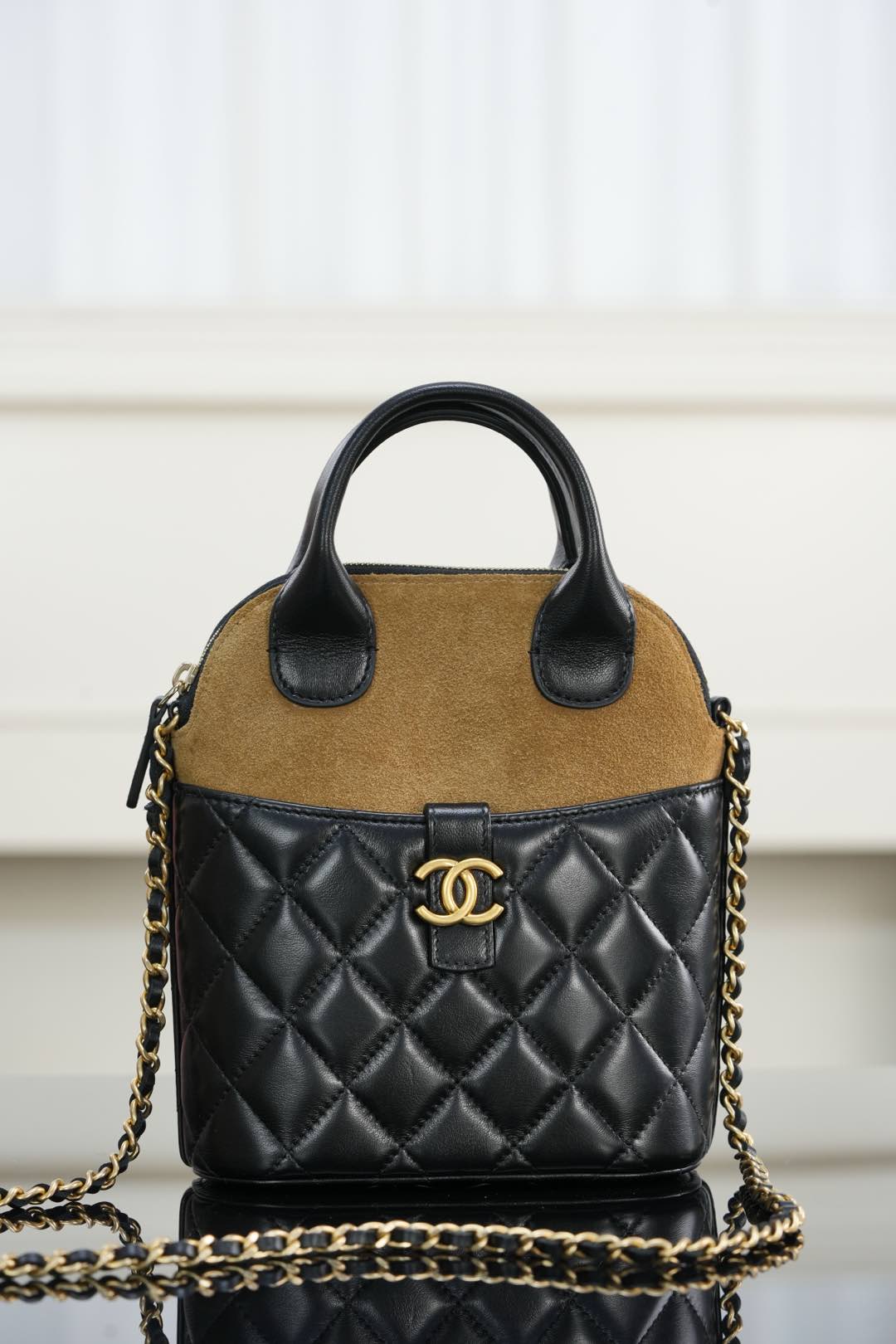 Chanel 25A Handbag