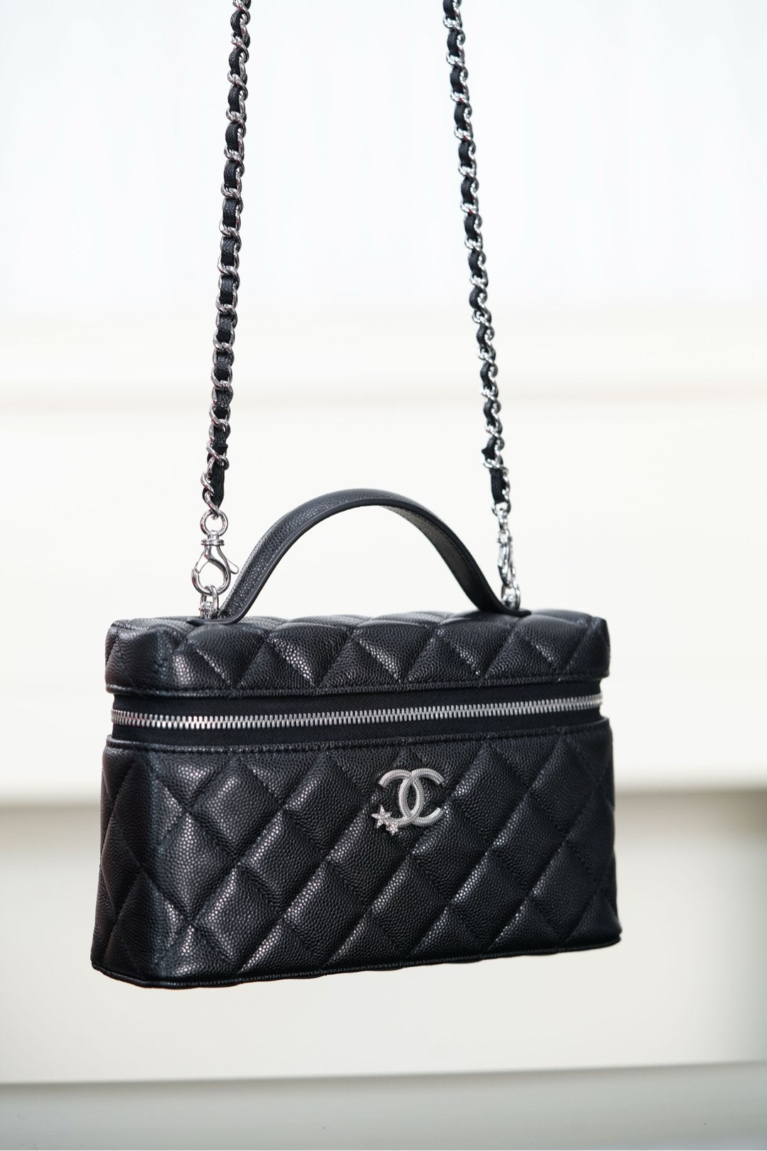 Chanel 25B Box bag