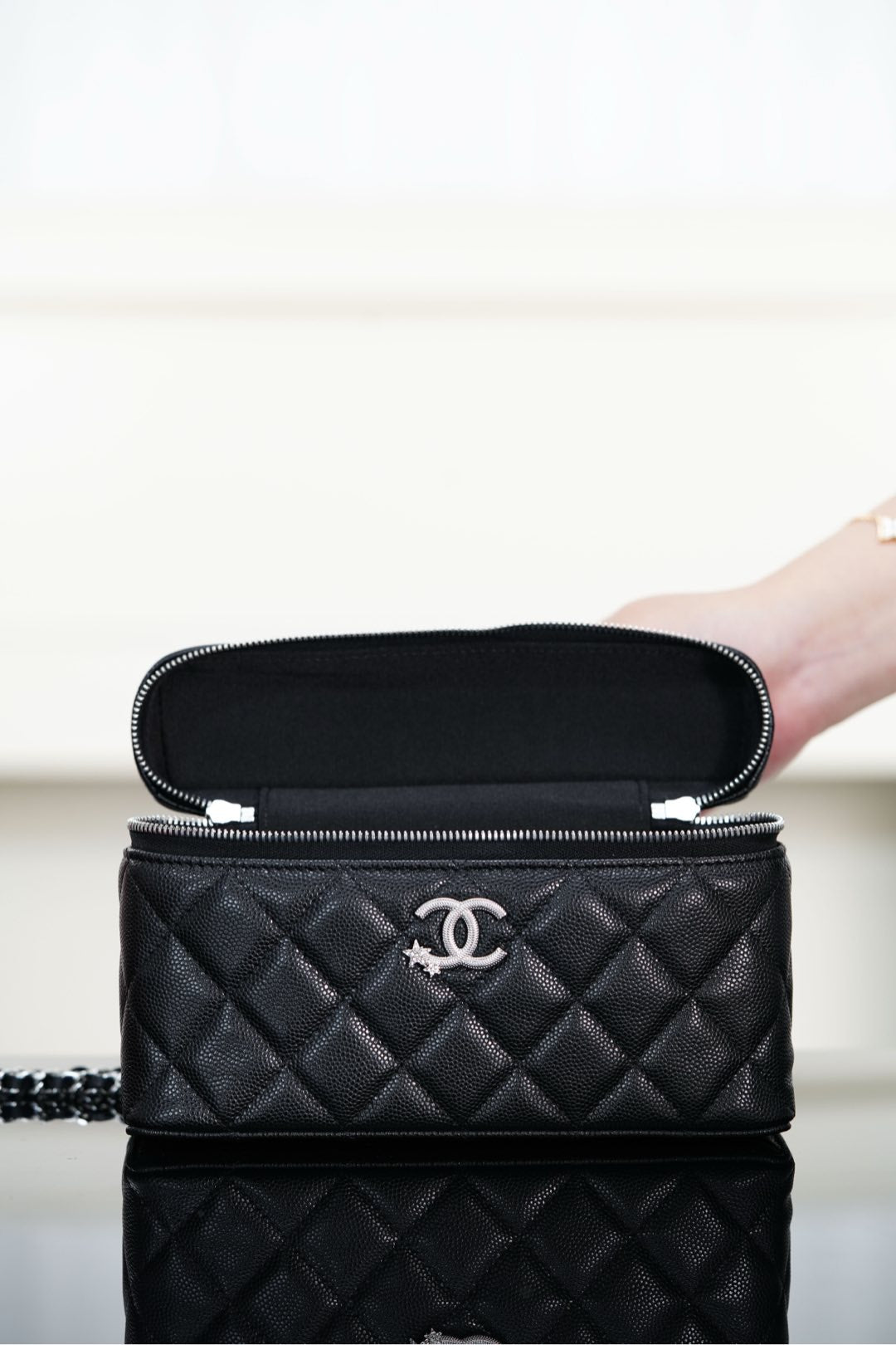 Chanel 25B Box bag