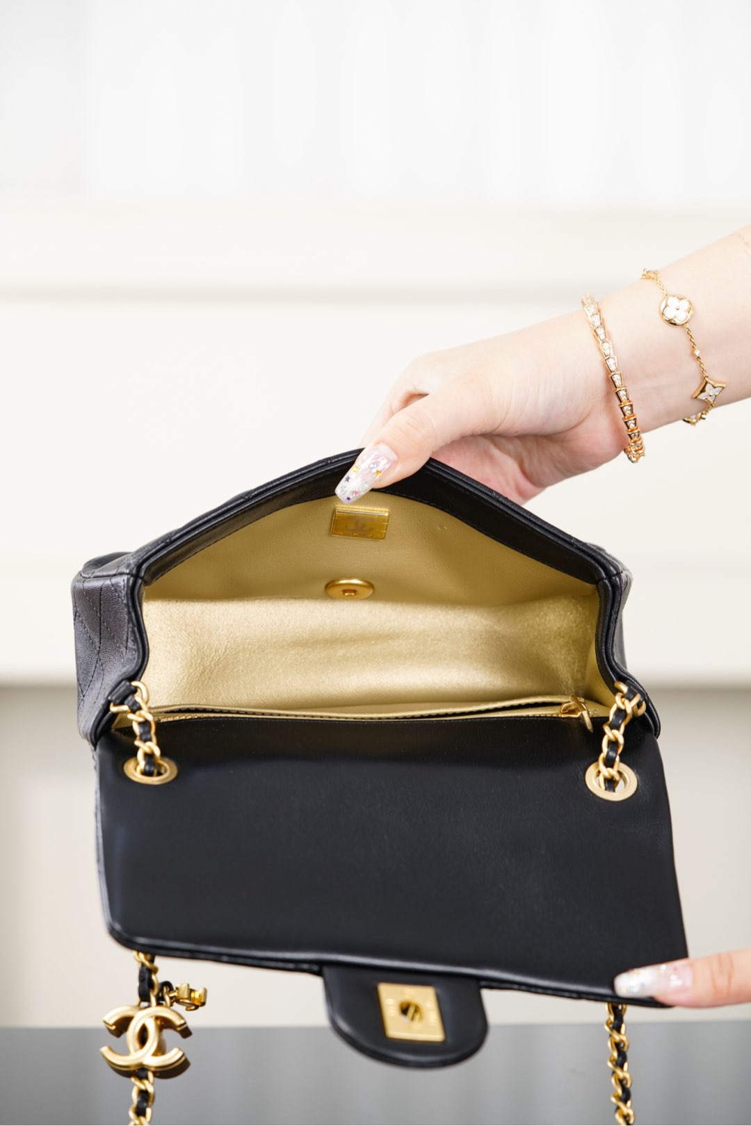 Chanel 25B Crossbody shoulder bag