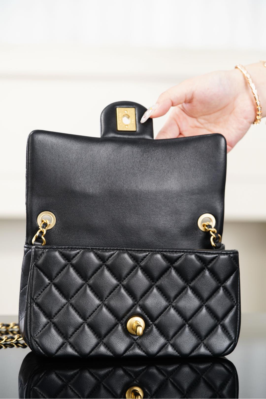 Chanel 25B Crossbody shoulder bag