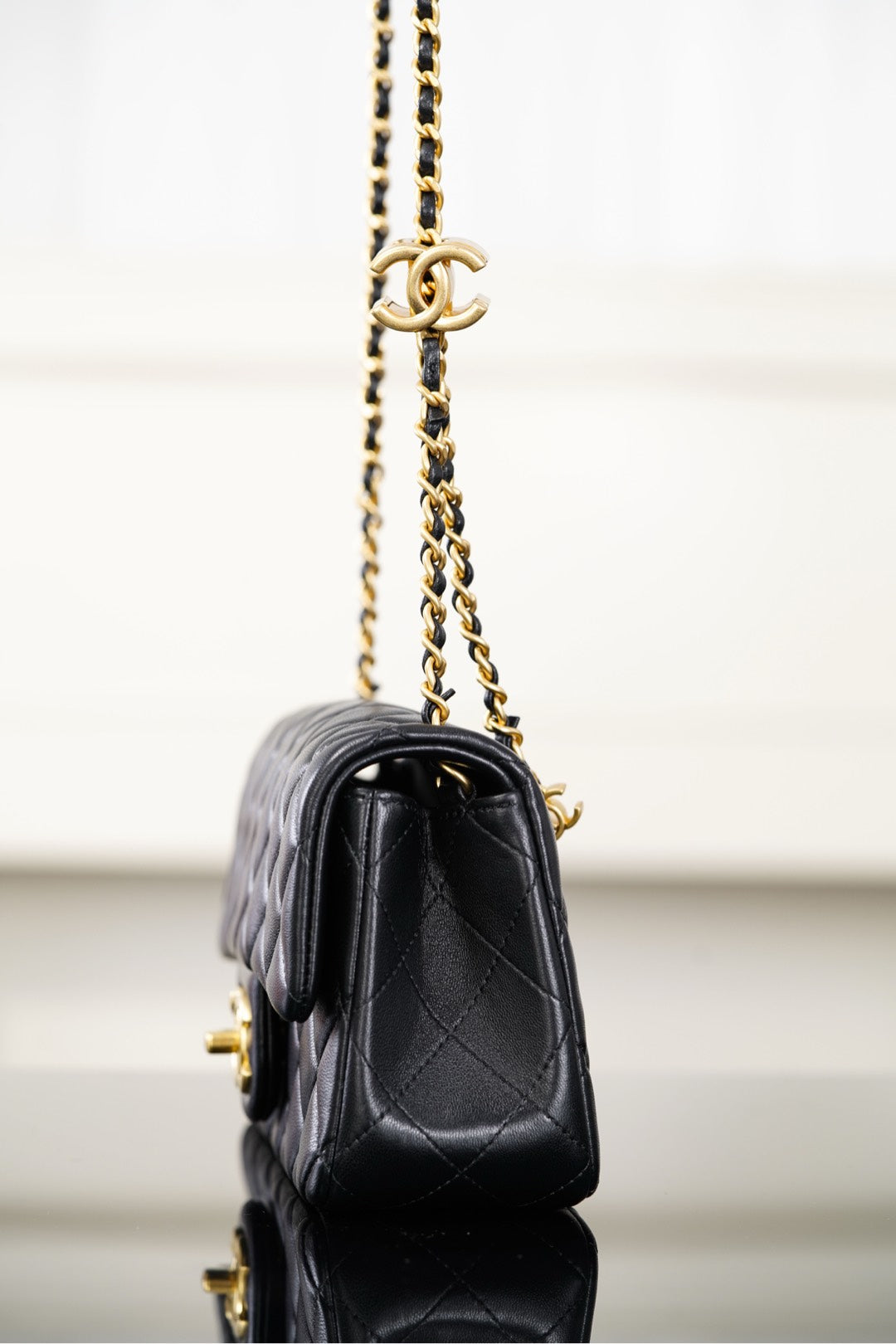Chanel 25B Crossbody shoulder bag