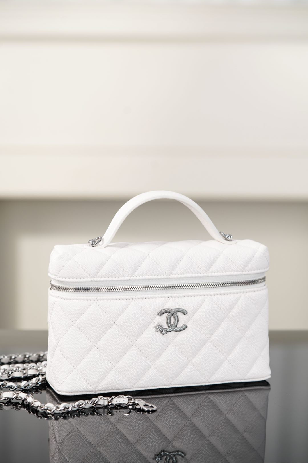 Chanel 25B Box bag