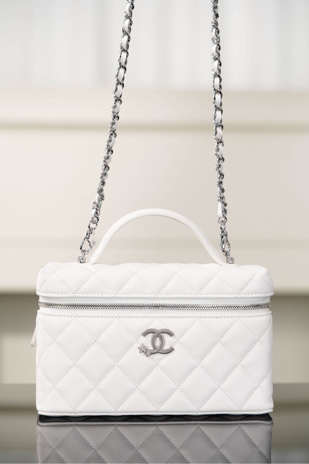 Chanel 25B Box bag