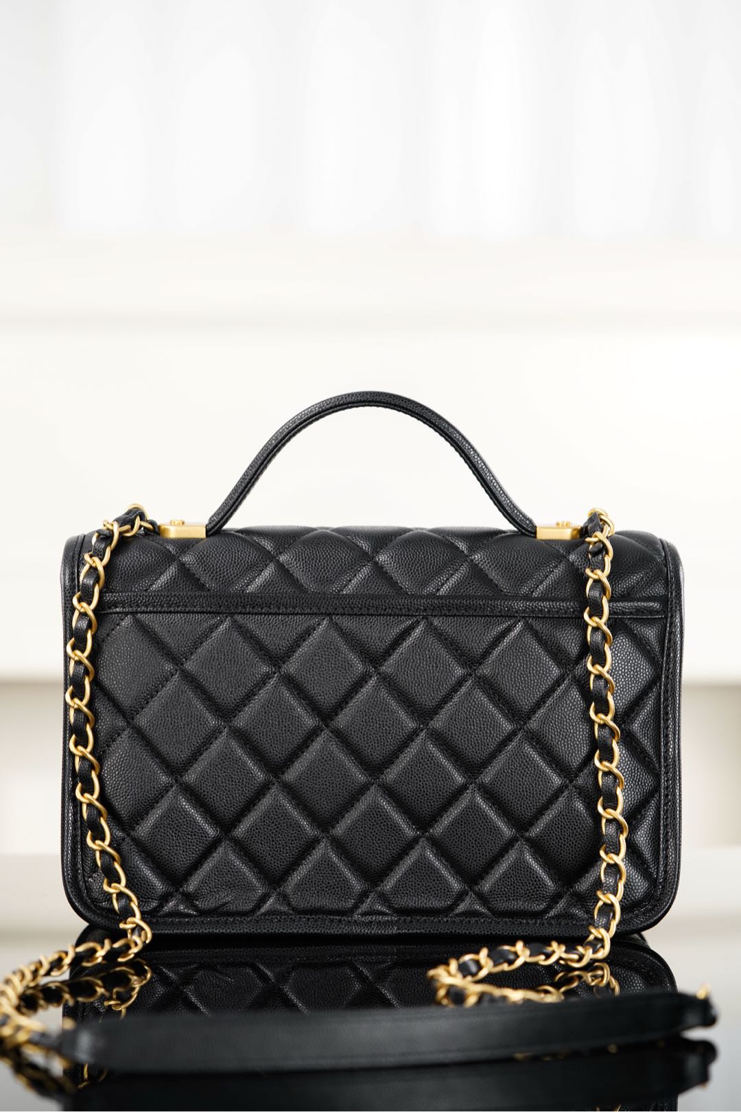 Chanel 25B Four-leaf clover messenger bag