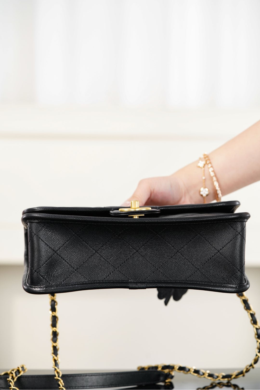 Chanel 25B Four-leaf clover messenger bag