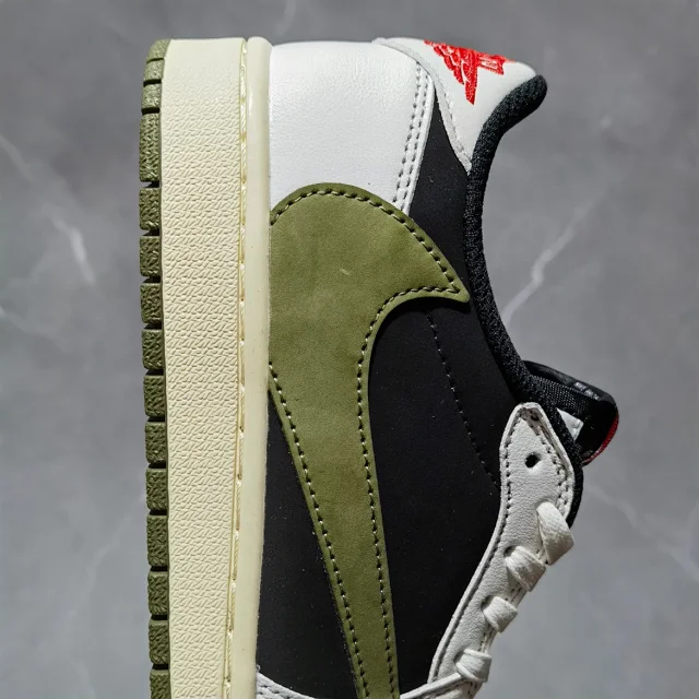 XC Batch-Air Jordan 1 × Travis Scott “Olives”