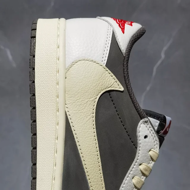 XC Batch-Air Jordan 1 × Travis Scott “Reverse Mocha”