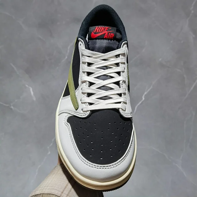 XC Batch-Air Jordan 1 × Travis Scott “Olives”