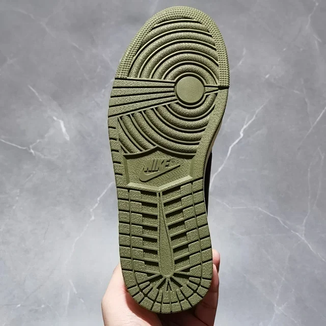 XC Batch-Air Jordan 1 × Travis Scott “Olives”