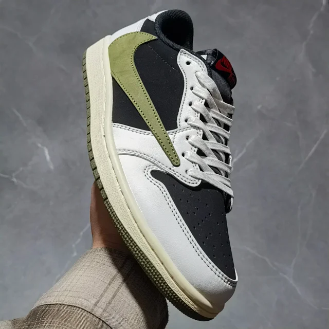 XC Batch-Air Jordan 1 × Travis Scott “Olives”