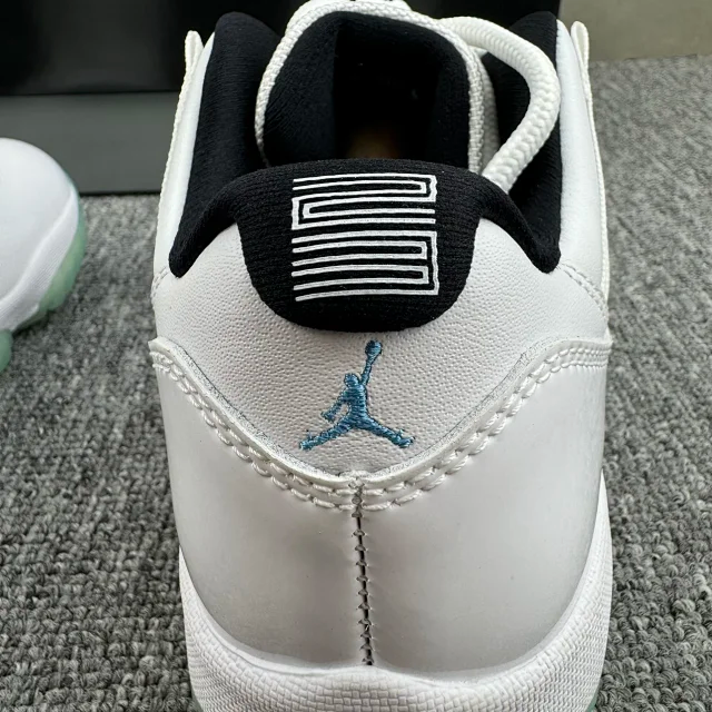 (Special offer)WM Batch - Jordan 11 “Legend blue”