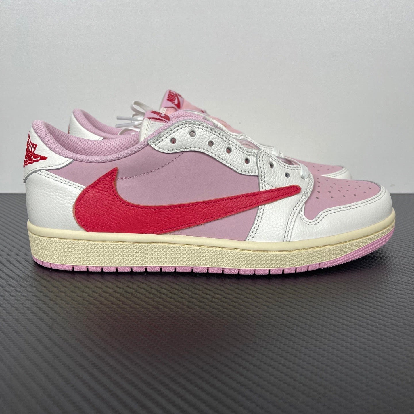The color that girls love most is here-Air Jordan 1  × Travis Scott “Pink Pack”  Valentine's Day