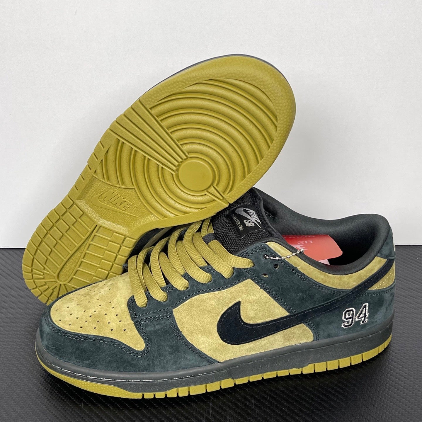 M Batch-Nike Dunk SB × Supreme