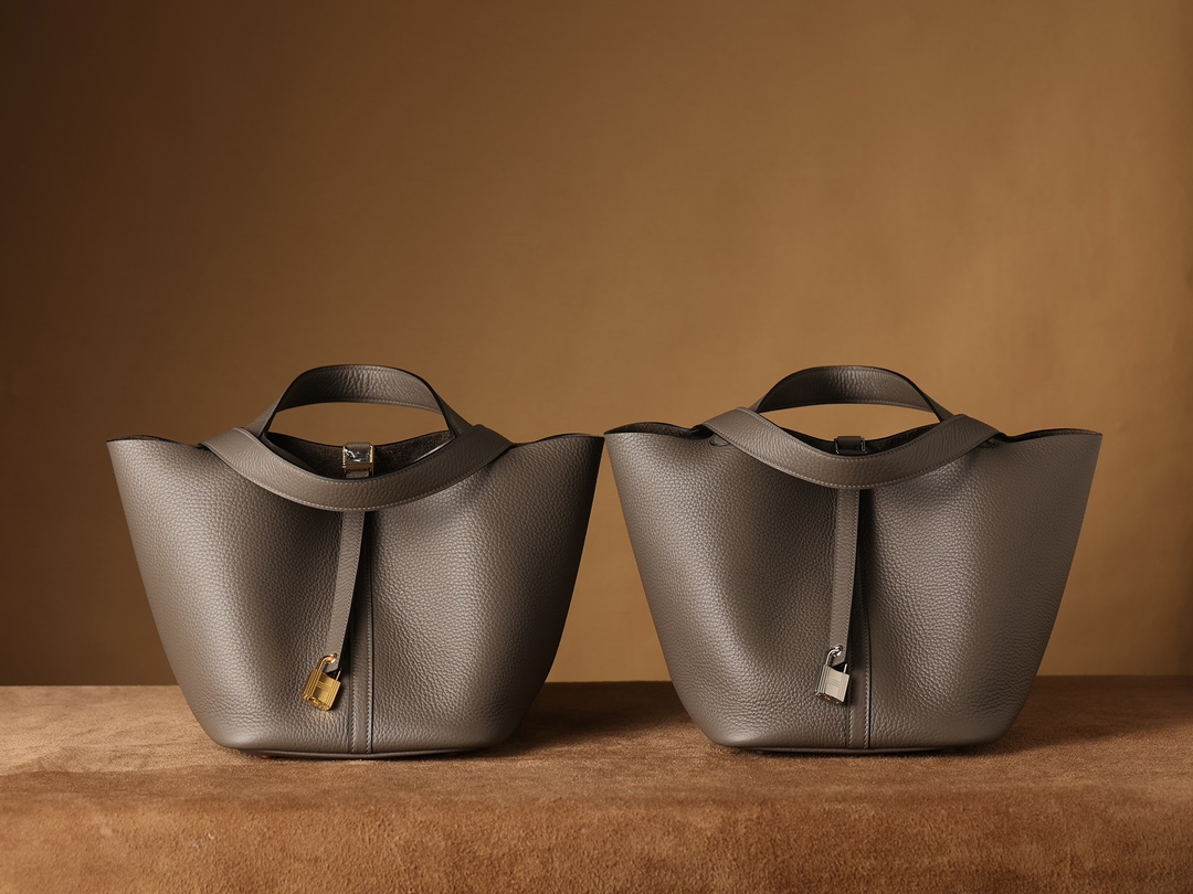 Hermès Picotin Lock 22 Handbag