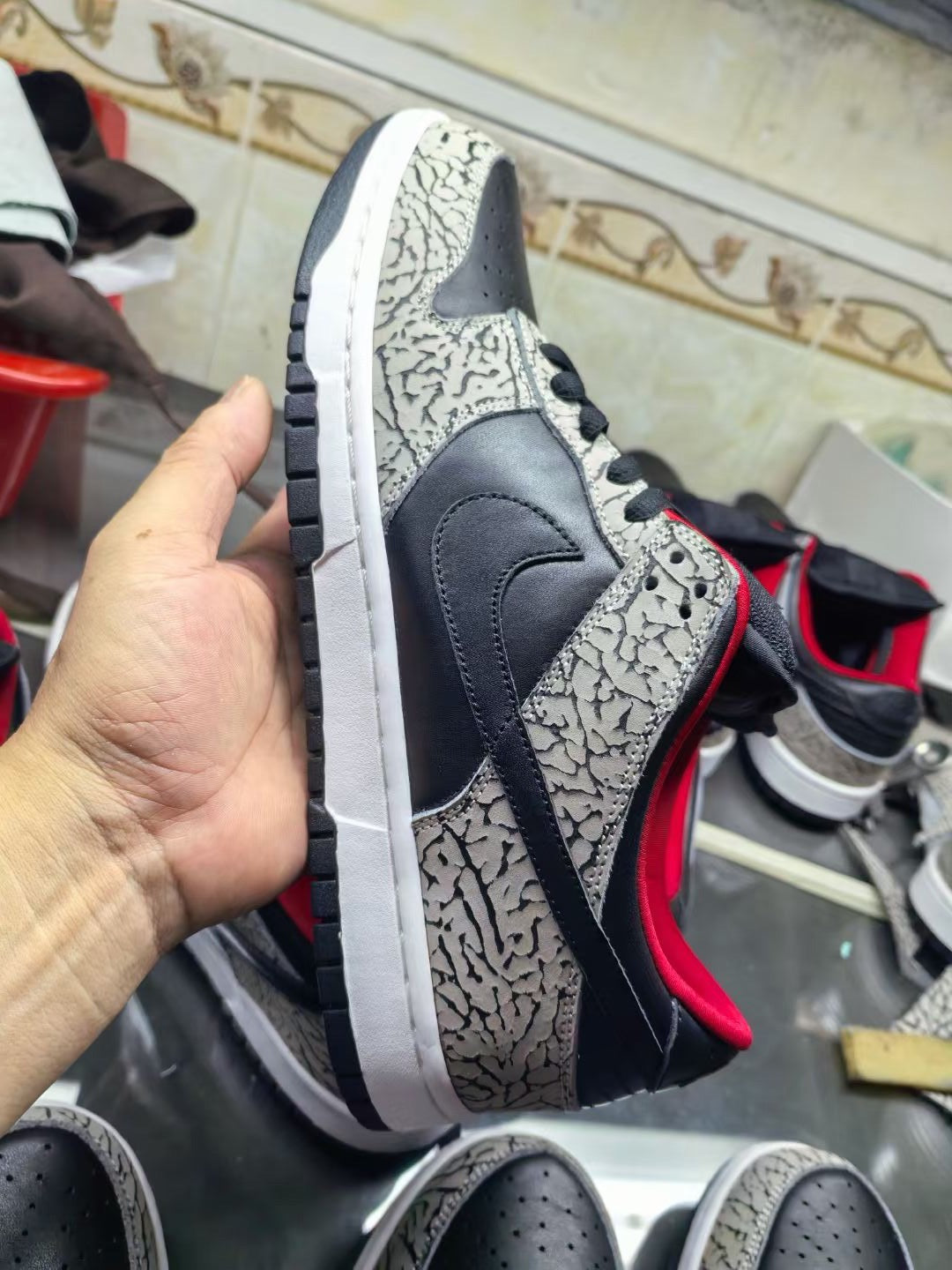 independent batch-Supreme × Dunk SB Black cement