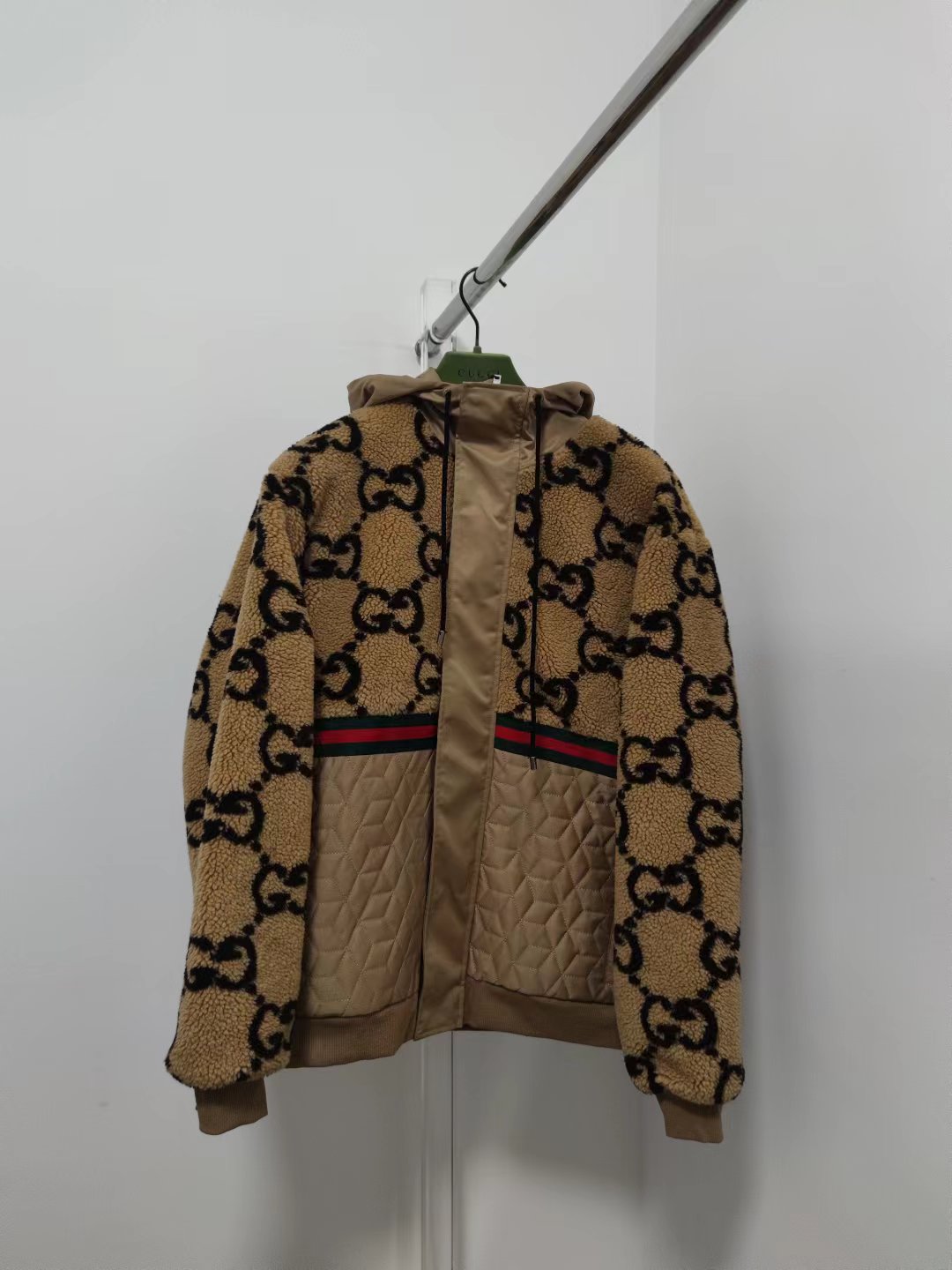 Gucci Coats & Jackets NO.2