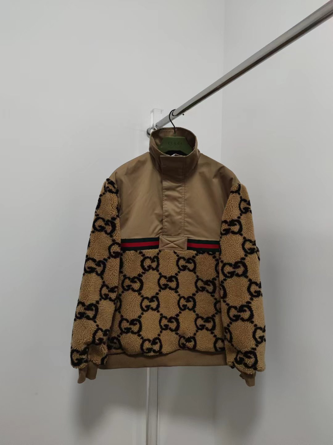 Gucci Coats & Jackets NO.2