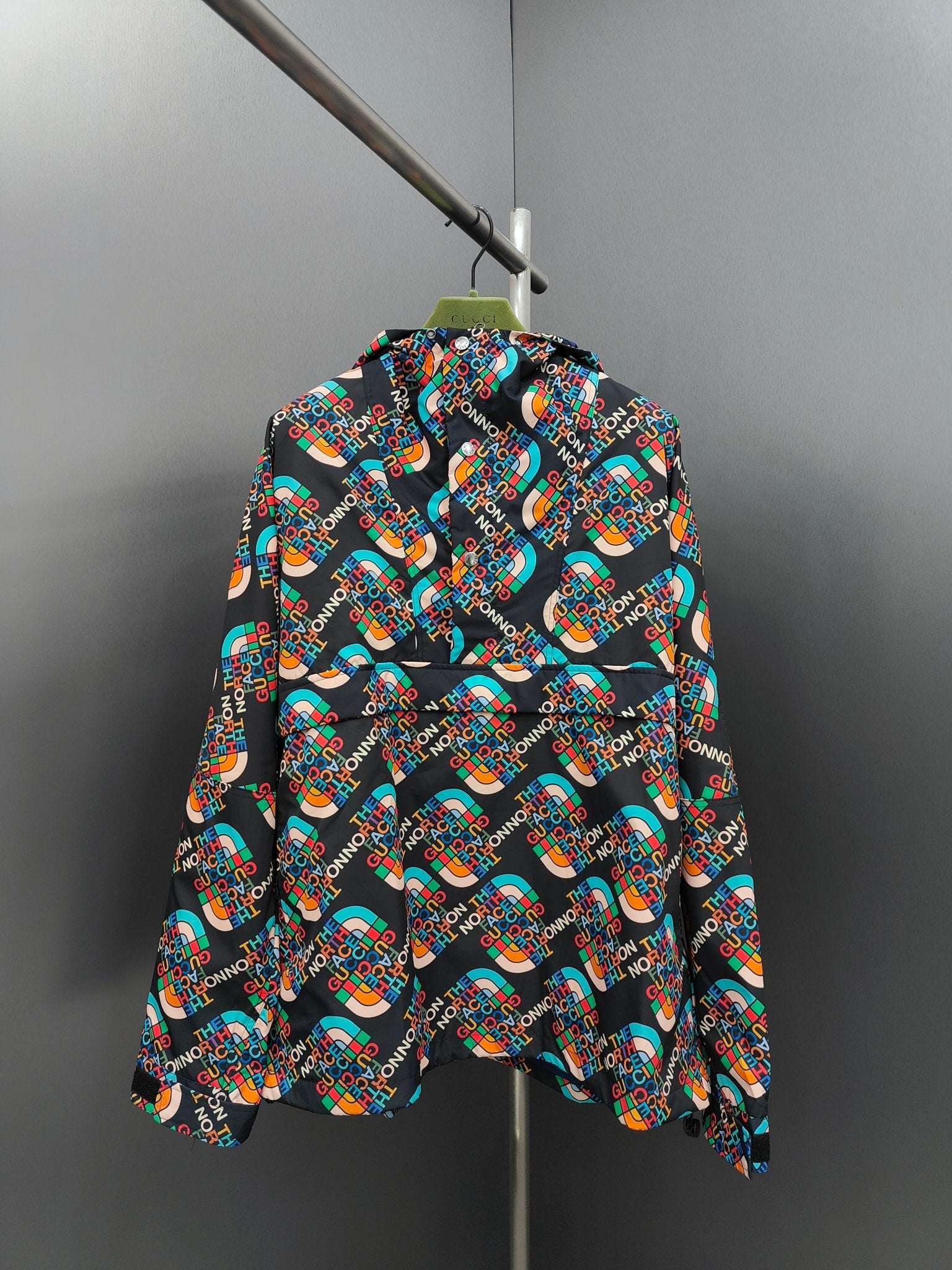 Gucci Coats & Jackets NO.2
